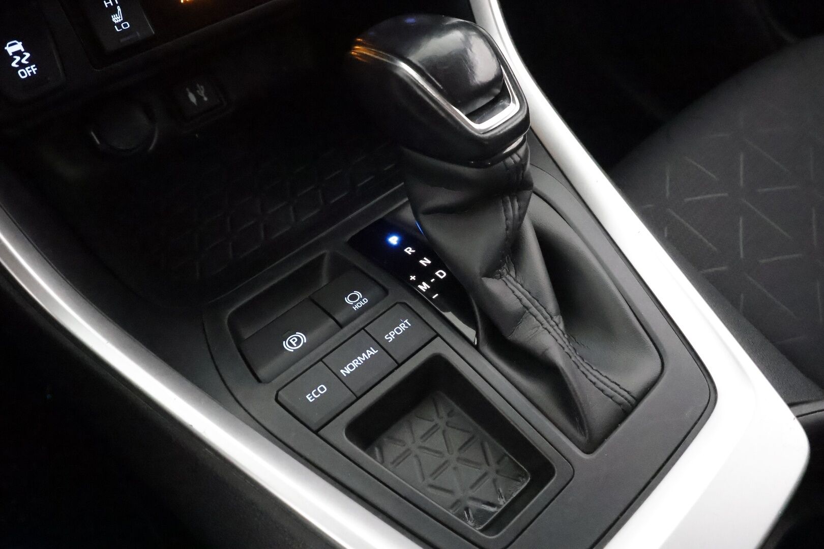 Toyota RAV4 2019 2,0 VVT-iE Active Multidrive S - | ACC | Koukku | LED | LTA | PCS | Navi | Keyless | P.kamera ja tutkat | Lohko+sisälämmitin | Lämm. ratti | Lämm. tuulilasi | 2x renkaat aluin | 