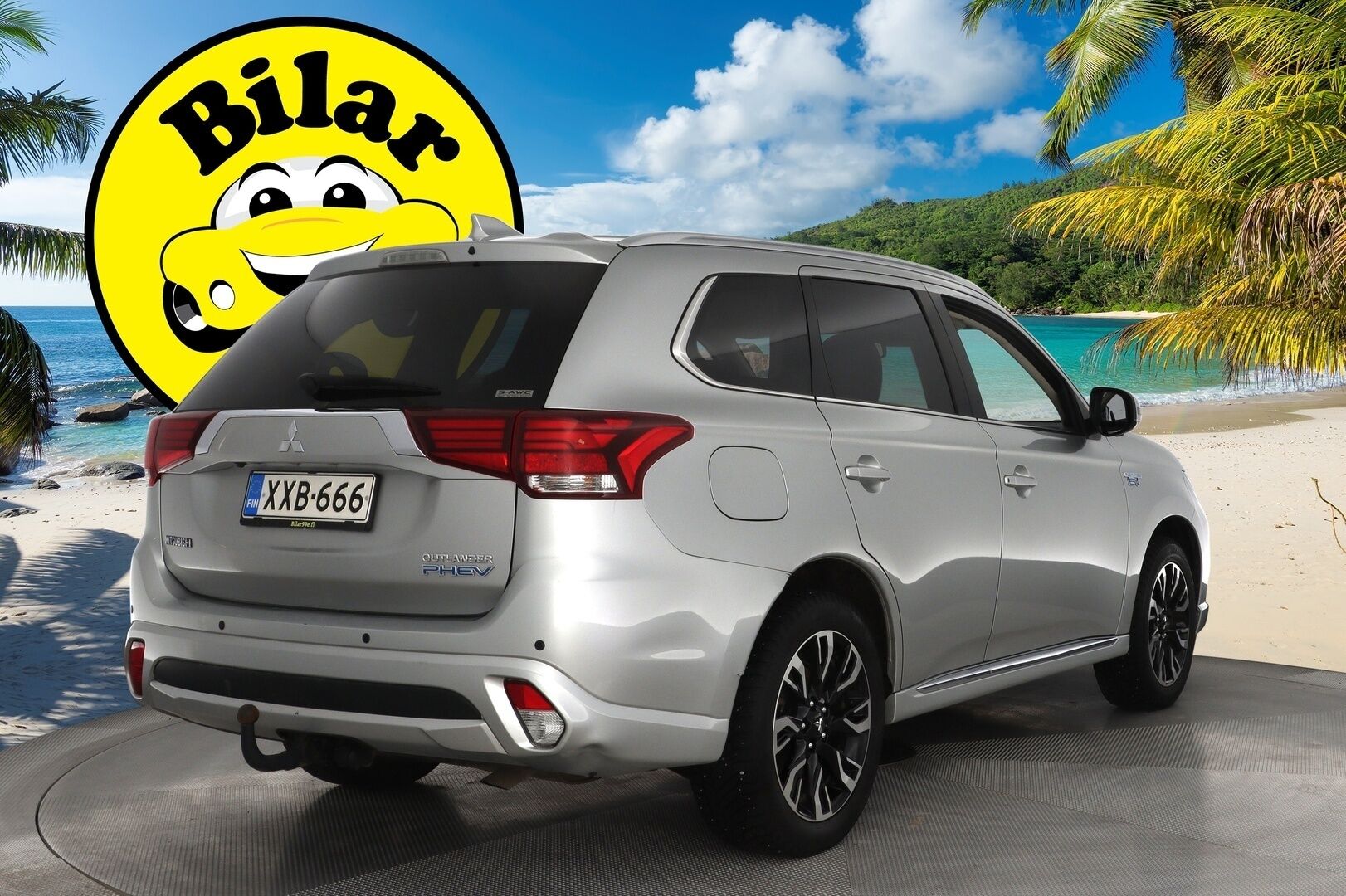 Mitsubishi OUTLANDER PHEV 2018 Intense Plus 4WD *ACC / Koukku / 360-Kamera / Nahka-alcantara* - Kahdet Vanteet / Akku kuntotarkistettu / 2x laturit