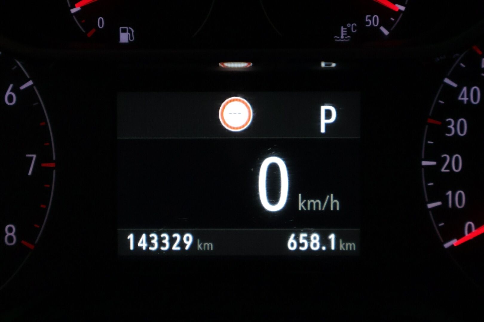 Opel Grandland X 2019 Innovation Plus 130 Turbo A - | Suomi-Auto | Vetokoukku | Etu- ja taka kamera | Kuolleenkulmanvaroitin | Lasikatto | Keyless | Lämmitettävä ohjauspyörä | Takapenkkien lämmitys  Navi | 