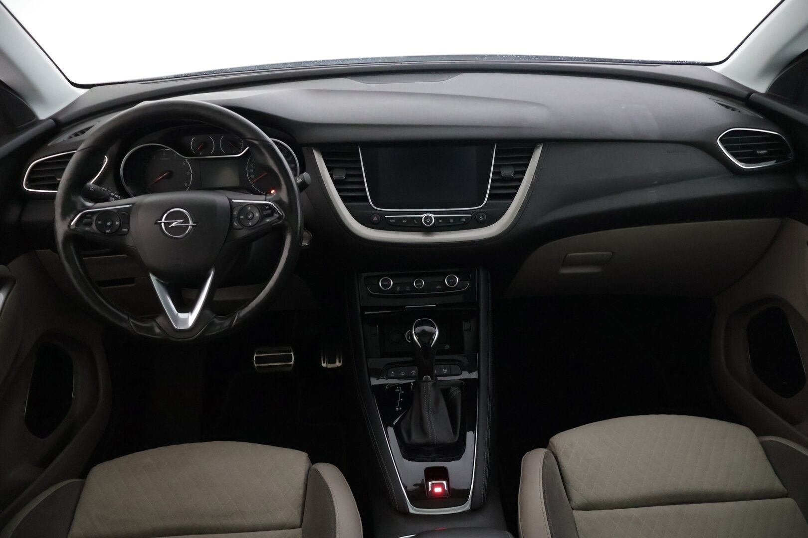 Opel Grandland X 2019 Innovation Plus 130 Turbo A - | Suomi-Auto | Vetokoukku | Etu- ja taka kamera | Kuolleenkulmanvaroitin | Lasikatto | Keyless | Lämmitettävä ohjauspyörä | Takapenkkien lämmitys  Navi | 