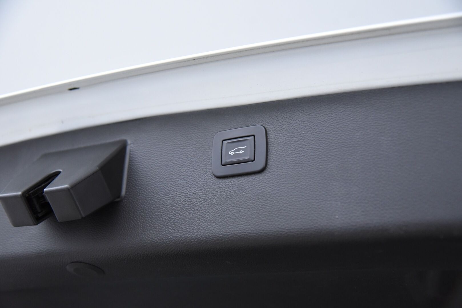 Opel Astra 2019 Sports Tourer Matrix Edition 1,6 Turbo 147kW / Suomi-Auto / Lämpöratti / Vakkari / Matrix-LED / P-Kamera / Lohkolämmitin / NAVI - Runsaasti varusteltu yksilö ! - Osta nyt, maksa vasta ensi vuonna