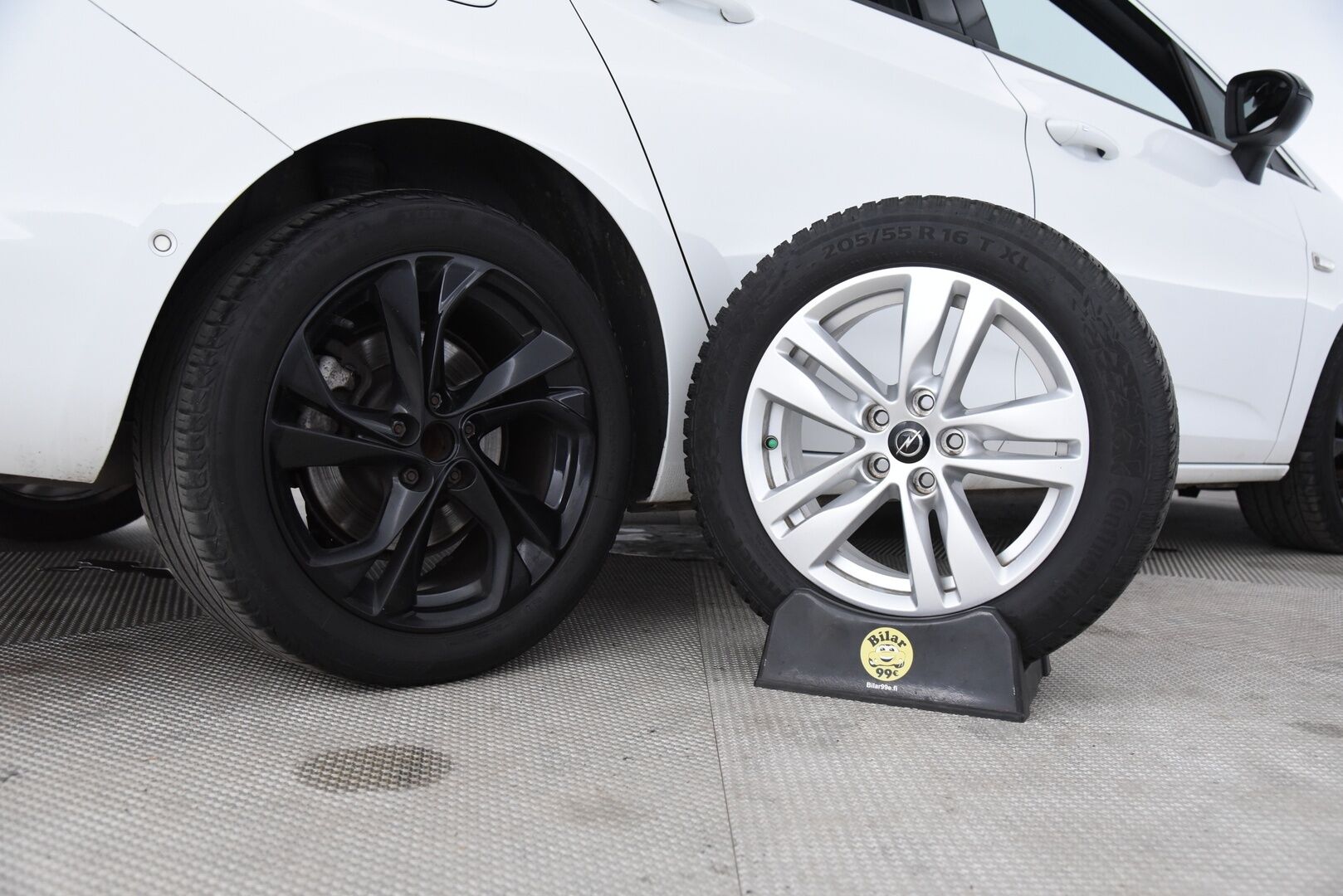 Opel Astra 2019 Sports Tourer Matrix Edition 1,6 Turbo 147kW / Suomi-Auto / Lämpöratti / Vakkari / Matrix-LED / P-Kamera / Lohkolämmitin / NAVI - Runsaasti varusteltu yksilö ! - Osta nyt, maksa vasta ensi vuonna