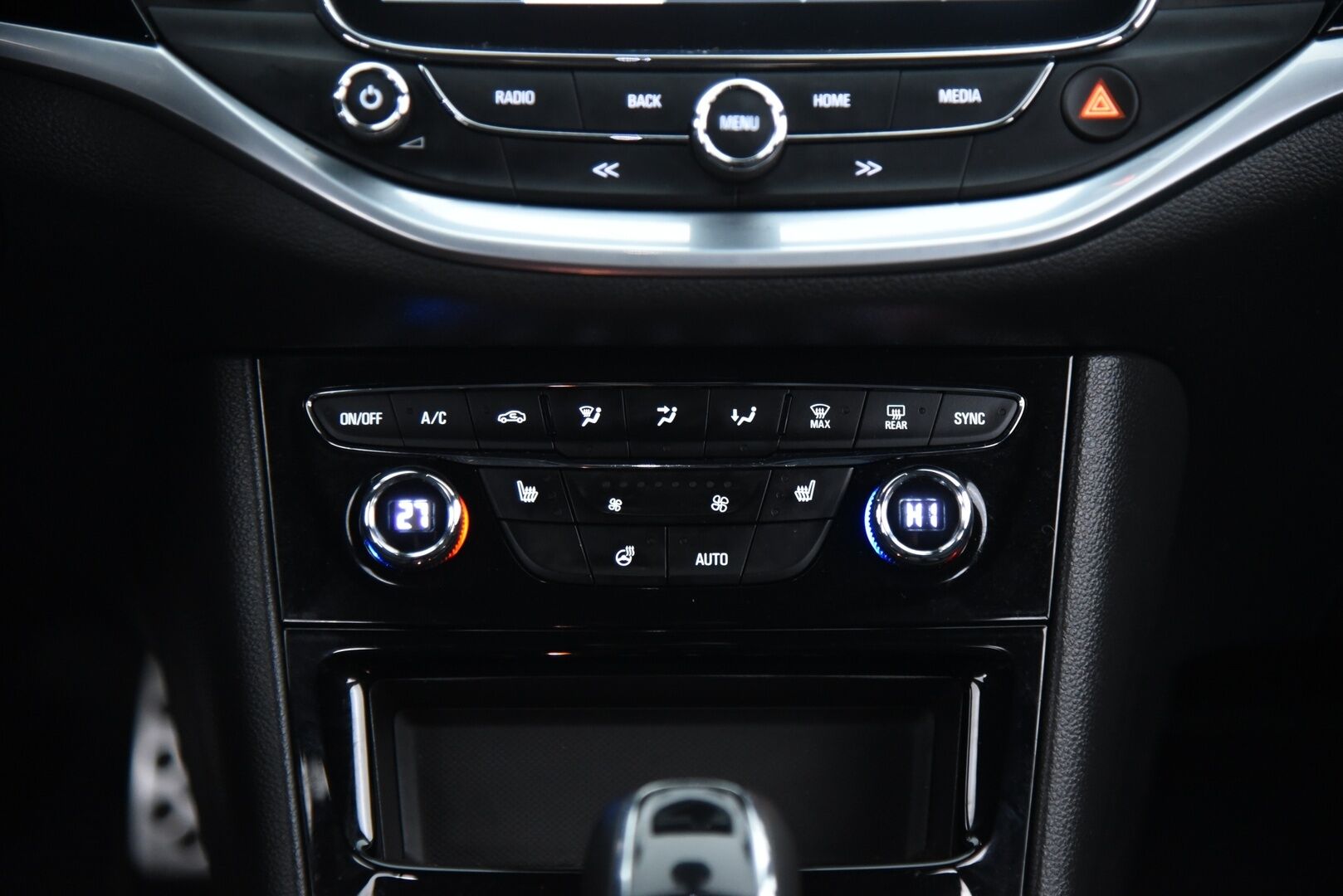 Opel Astra 2019 Sports Tourer Matrix Edition 1,6 Turbo 147kW / Suomi-Auto / Lämpöratti / Vakkari / Matrix-LED / P-Kamera / Lohkolämmitin / NAVI - Runsaasti varusteltu yksilö ! - Osta nyt, maksa vasta ensi vuonna