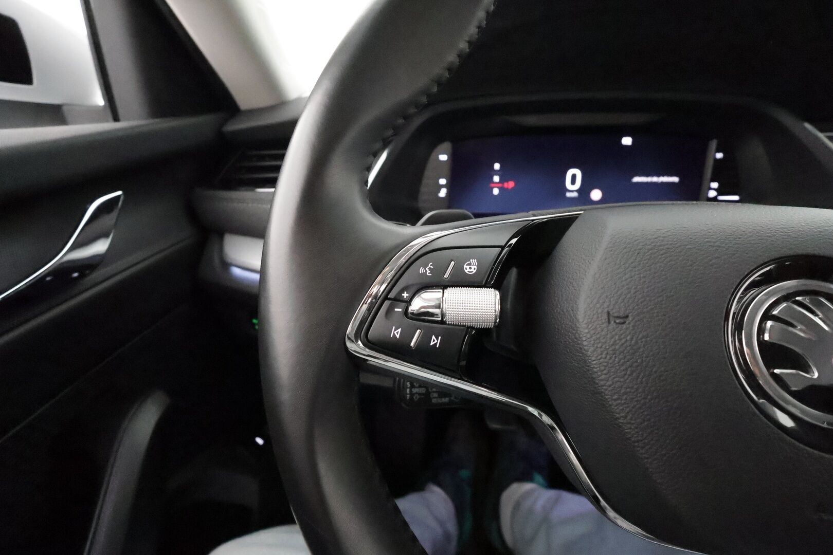 Skoda Octavia 2020 2,0 TDI 150 Style Launch Edition DSG **HUD / Adapt.vakkari / Matrix LED / P.kamera / Webasto / Koukku / Muistipenkki**