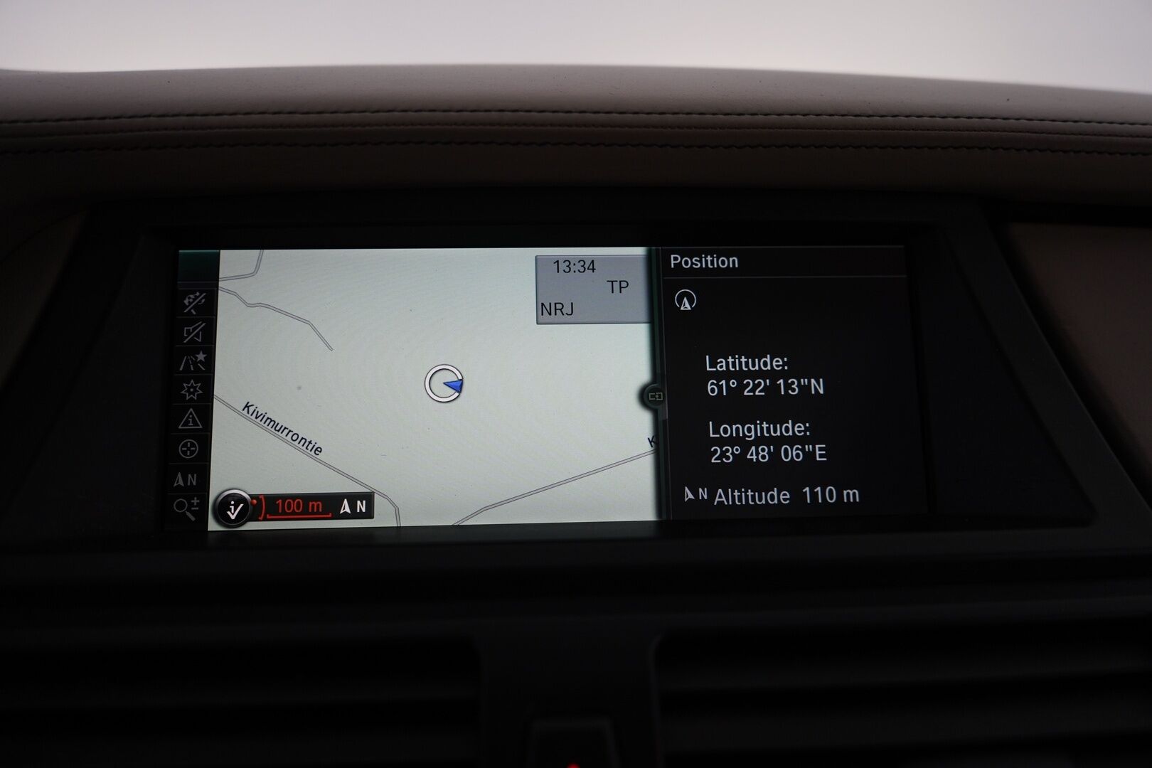BMW X5 2010 A E70 SAV - Panorama-lasikatto | Vetokoukku | Muistipenkit | Hifit | Peruutuskamera | Kahdet renkaat vanteineen