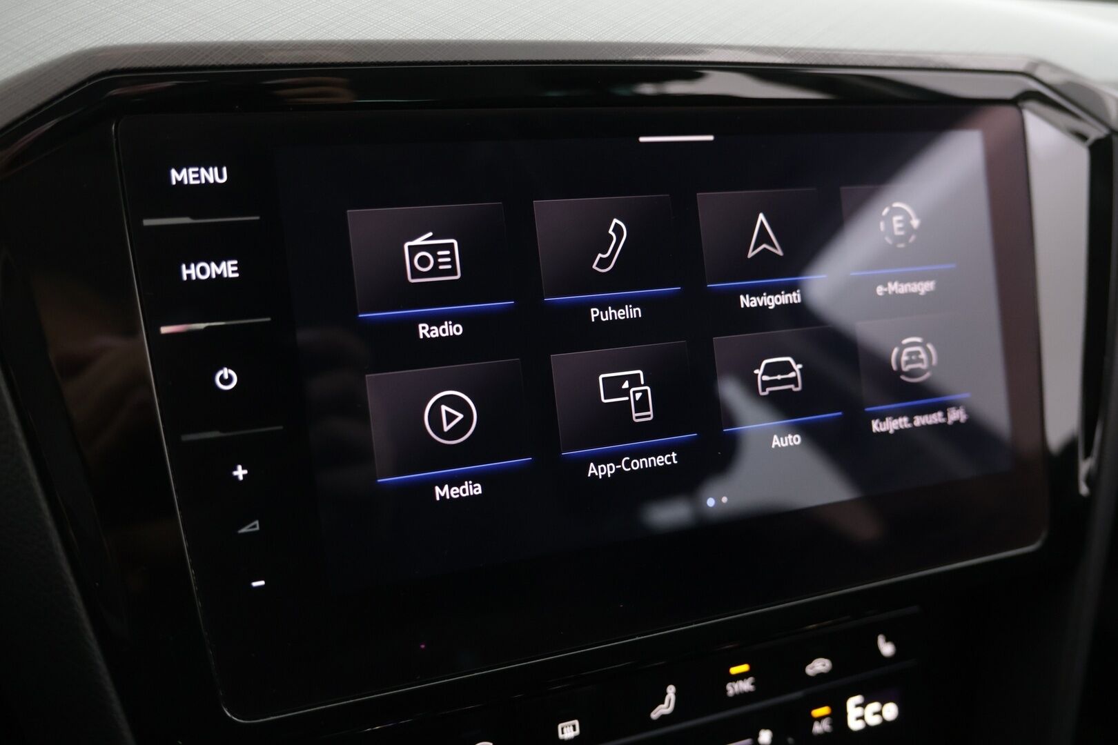 Volkswagen Passat 2021 PASSAT Farmari (AC) 5ov 1395cm3 A - Adaptiivinen vakionopeudensäädin | Peruutuskamera | LED | Vetokoukku | Sähkökontti |