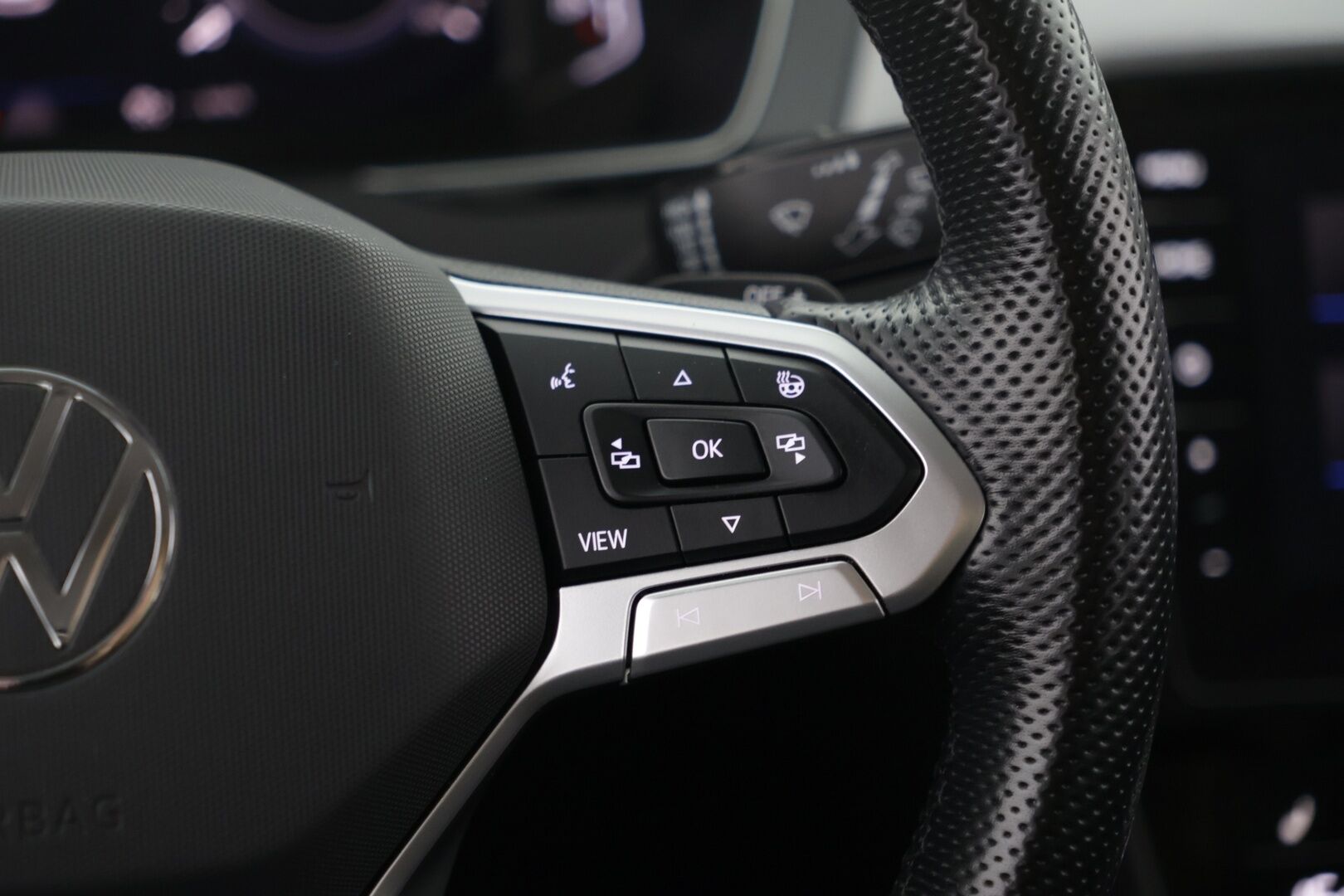 Volkswagen Passat 2021 PASSAT Farmari (AC) 5ov 1395cm3 A - Adaptiivinen vakionopeudensäädin | Peruutuskamera | LED | Vetokoukku | Sähkökontti |