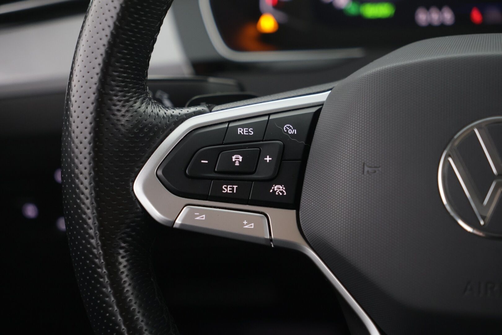 Volkswagen Passat 2021 PASSAT Farmari (AC) 5ov 1395cm3 A - Adaptiivinen vakionopeudensäädin | Peruutuskamera | LED | Vetokoukku | Sähkökontti |