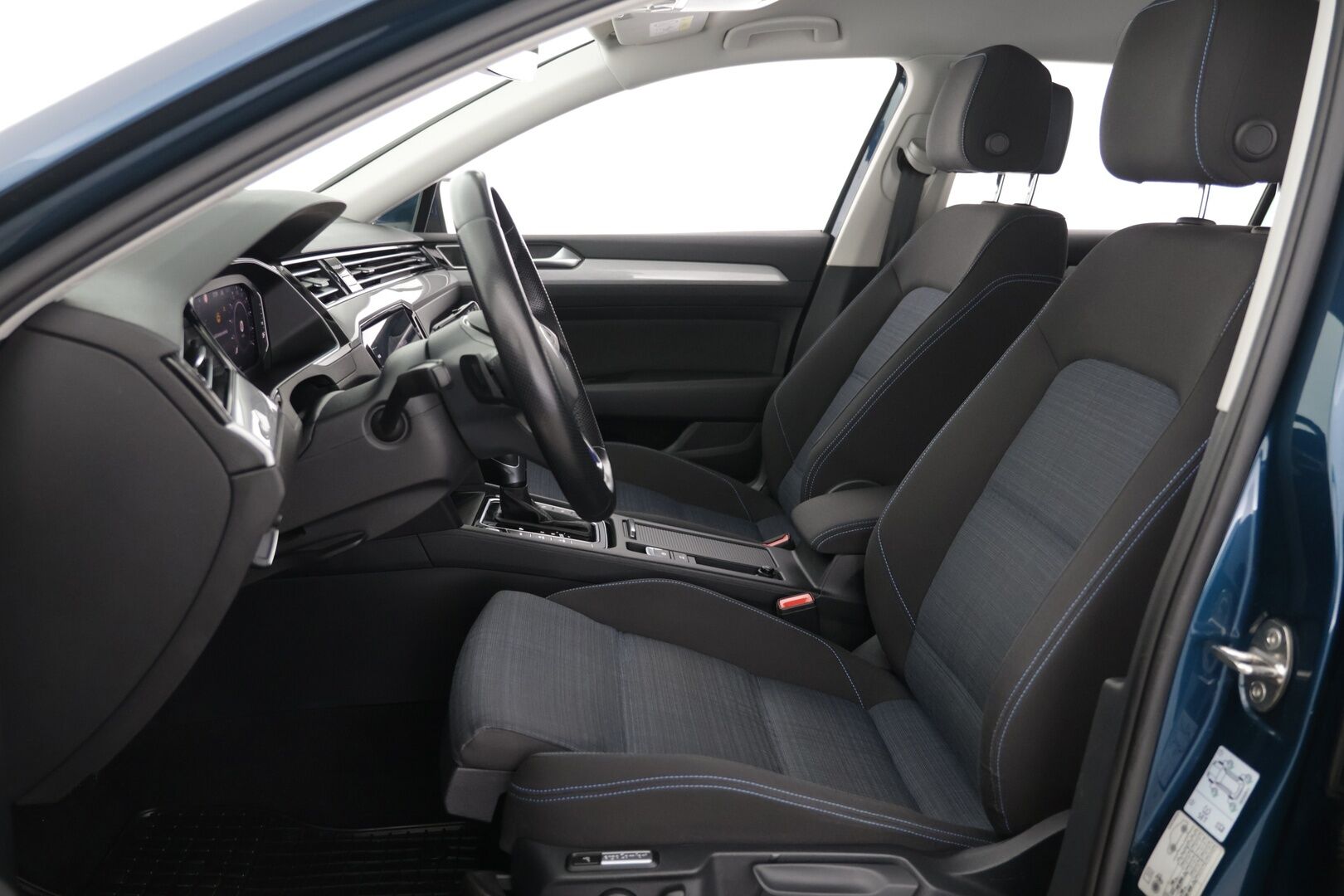 Volkswagen Passat 2021 PASSAT Farmari (AC) 5ov 1395cm3 A - Adaptiivinen vakionopeudensäädin | Peruutuskamera | LED | Vetokoukku | Sähkökontti |