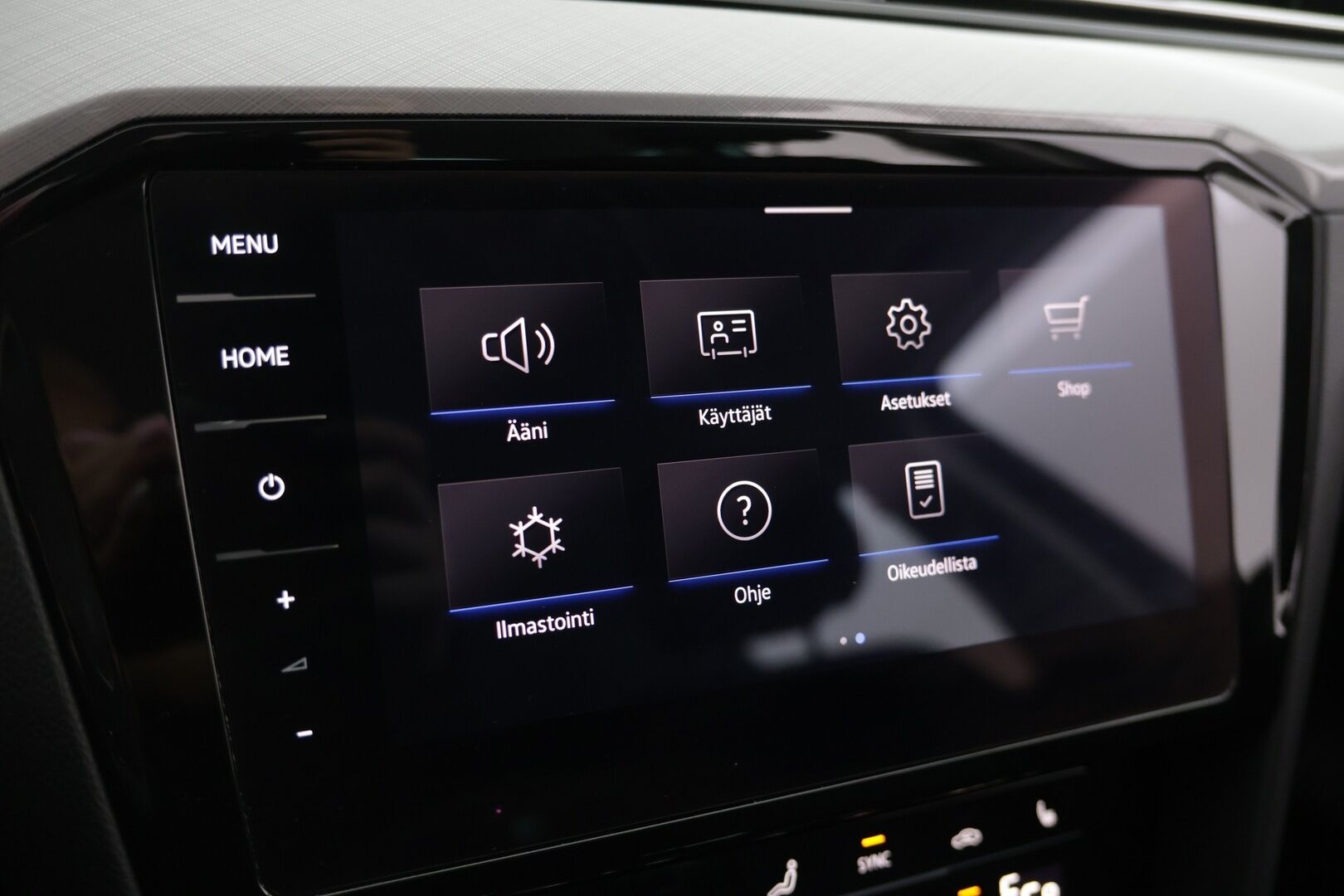 Volkswagen Passat 2021 PASSAT Farmari (AC) 5ov 1395cm3 A - Adaptiivinen vakionopeudensäädin | Peruutuskamera | LED | Vetokoukku | Sähkökontti |