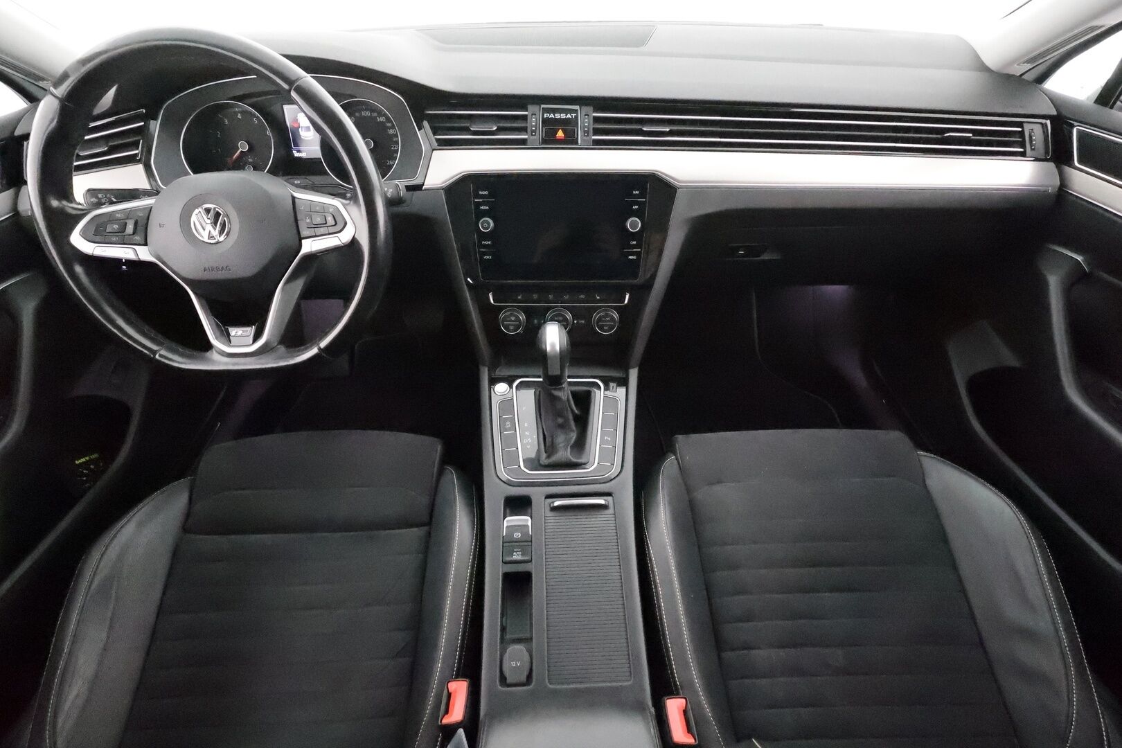 Volkswagen Passat 2020 Sedan R-Line 1,5 TSI EVO 110 kW DSG-autm. **Webasto / Matrix LED / Adapt.vakkari / P.kamera / Koukku / Keyless** - 1-om. Suomi auto