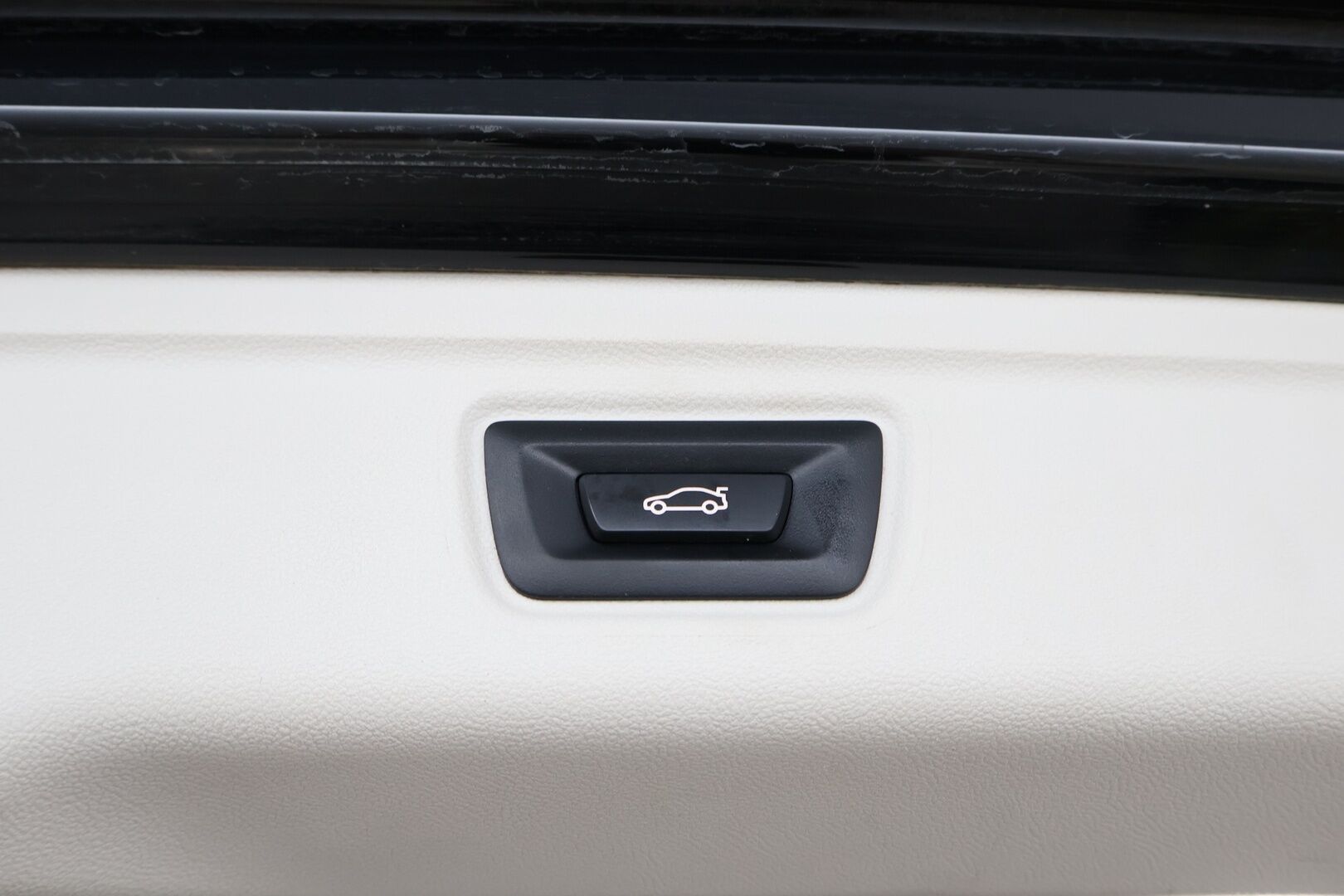 BMW 320 2020 G21 A xDrive Business Sport MHEV / Suomi-auto / Webasto / Adapt.Vakkari / Adapt.LED / HiFi - Puolinahka Sporttipenkit  / Sähköluukku / Digimittaristo - HULLUT BLACKWEEK JATKOT - KORKOTARJOUS 2,49%