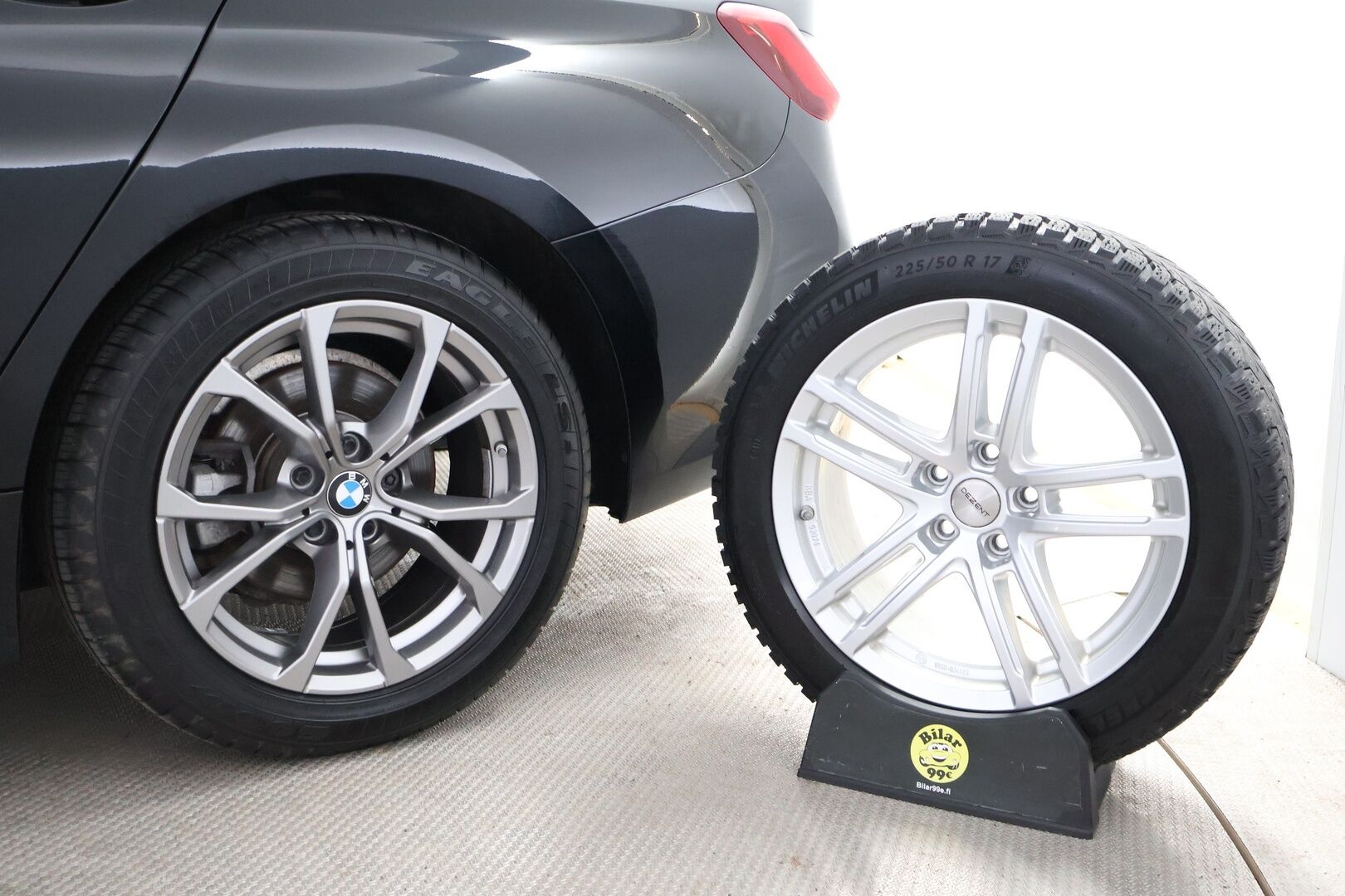 BMW 320 2020 G21 A xDrive Business Sport MHEV / Suomi-auto / Webasto / Adapt.Vakkari / Adapt.LED / HiFi - Puolinahka Sporttipenkit  / Sähköluukku / Digimittaristo / 2x Hyvät renkaat aluvantein!