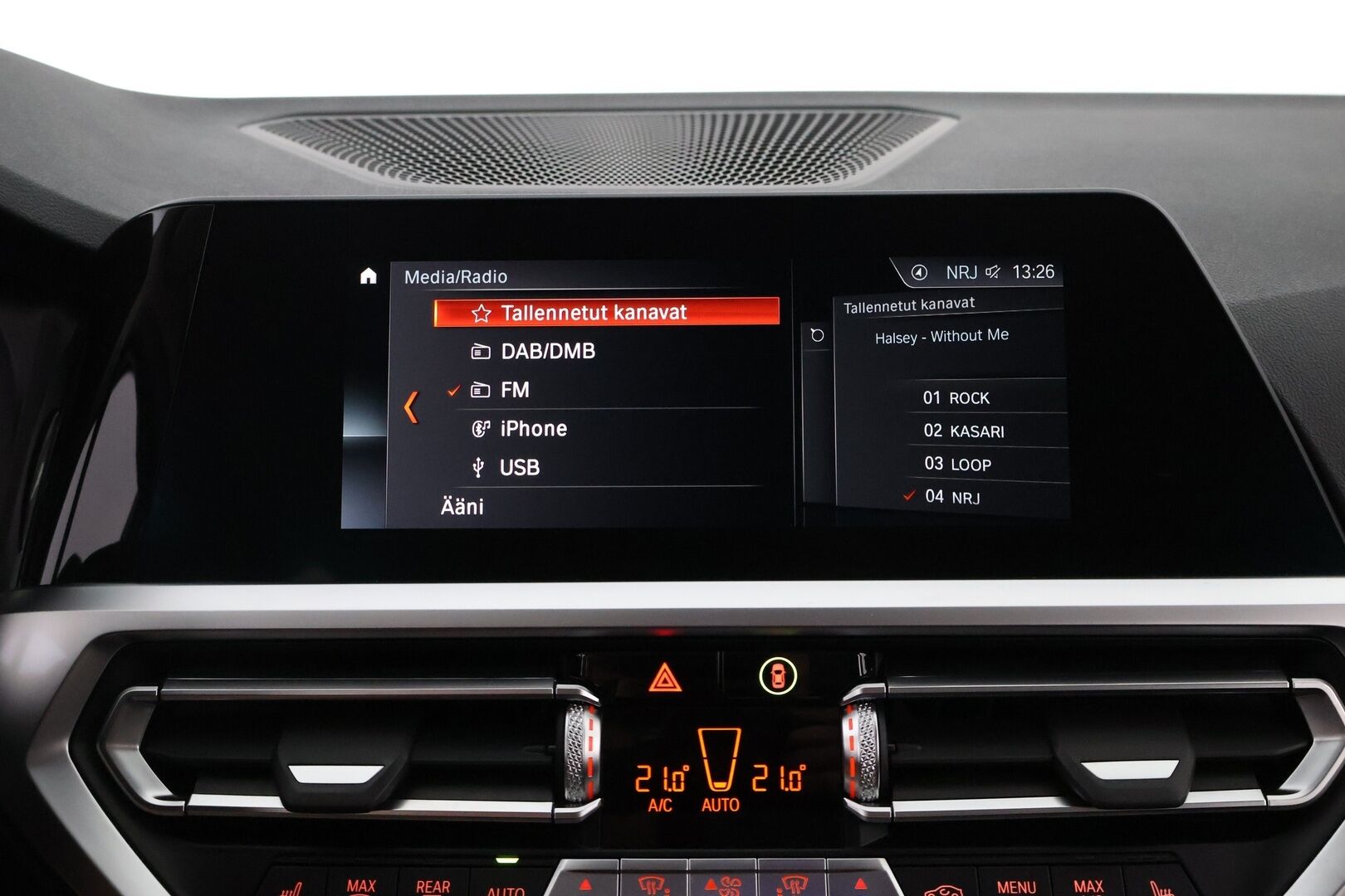 BMW 320 2020 G21 A xDrive Business Sport MHEV / Suomi-auto / Webasto / Adapt.Vakkari / Adapt.LED / HiFi - Puolinahka Sporttipenkit  / Sähköluukku / Digimittaristo / 2x Hyvät renkaat aluvantein!