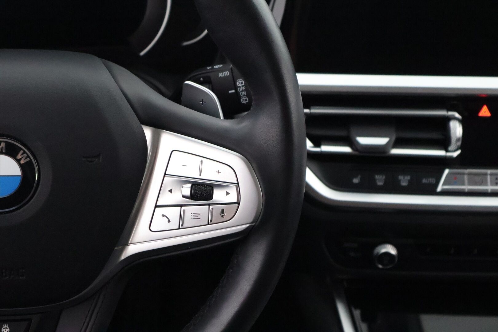 BMW 320 2020 G21 A xDrive Business Sport MHEV / Suomi-auto / Webasto / Adapt.Vakkari / Adapt.LED / HiFi - Puolinahka Sporttipenkit  / Sähköluukku / Digimittaristo / 2x Hyvät renkaat aluvantein!