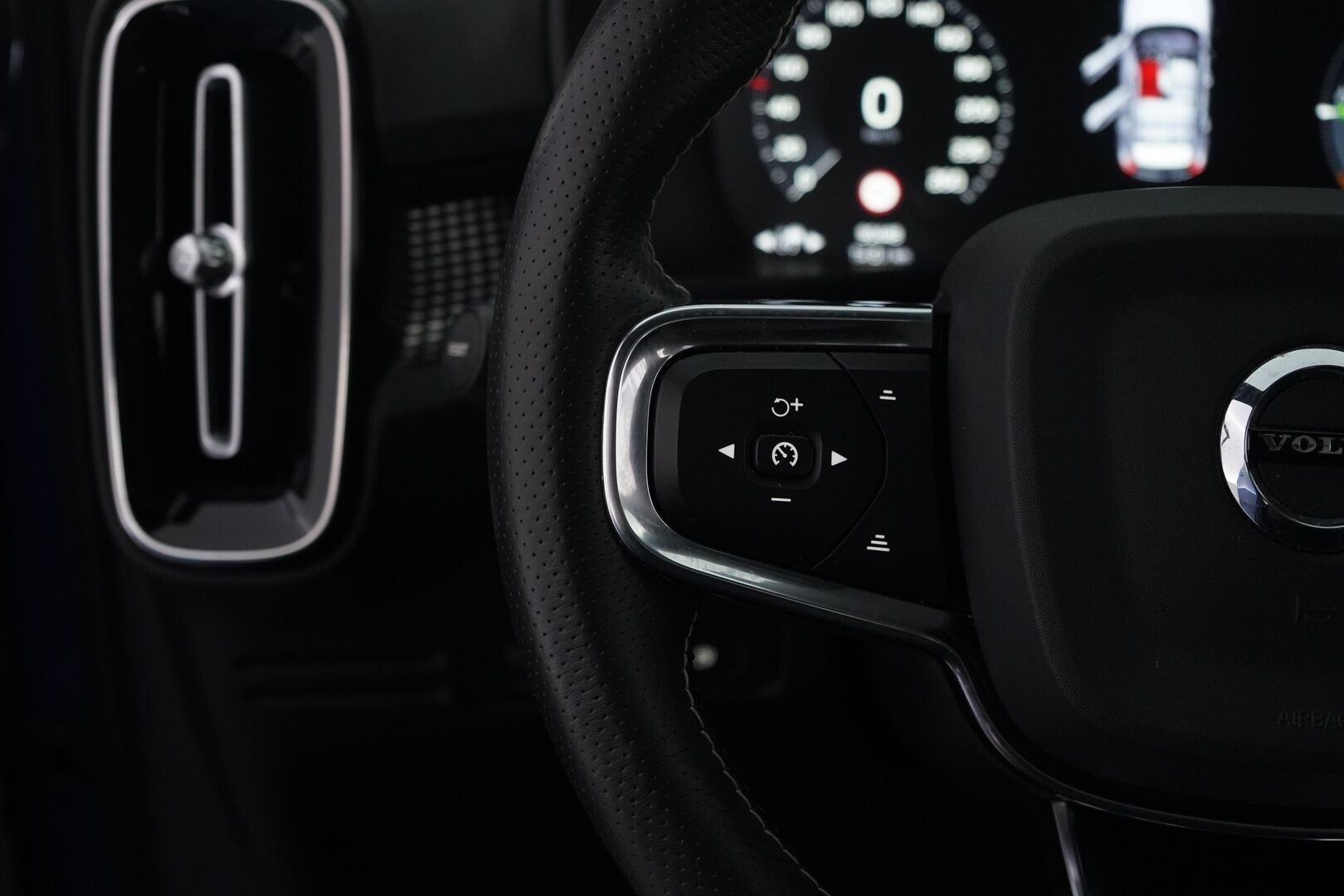 Volvo XC40 2021 T5 TwE Business R-Design aut * ACC / Muistipenkki / Panorama / Harman&Kardon / Webasto / 360-Kamera * - Suomi-auto / Merkkihuollettu / Jakohihna vaihdettu 9/25 / 2x Volvon vanteet / Huippuvarusteet! - HULLU BLACKWEEK KORKOTARJOUS 2,49%