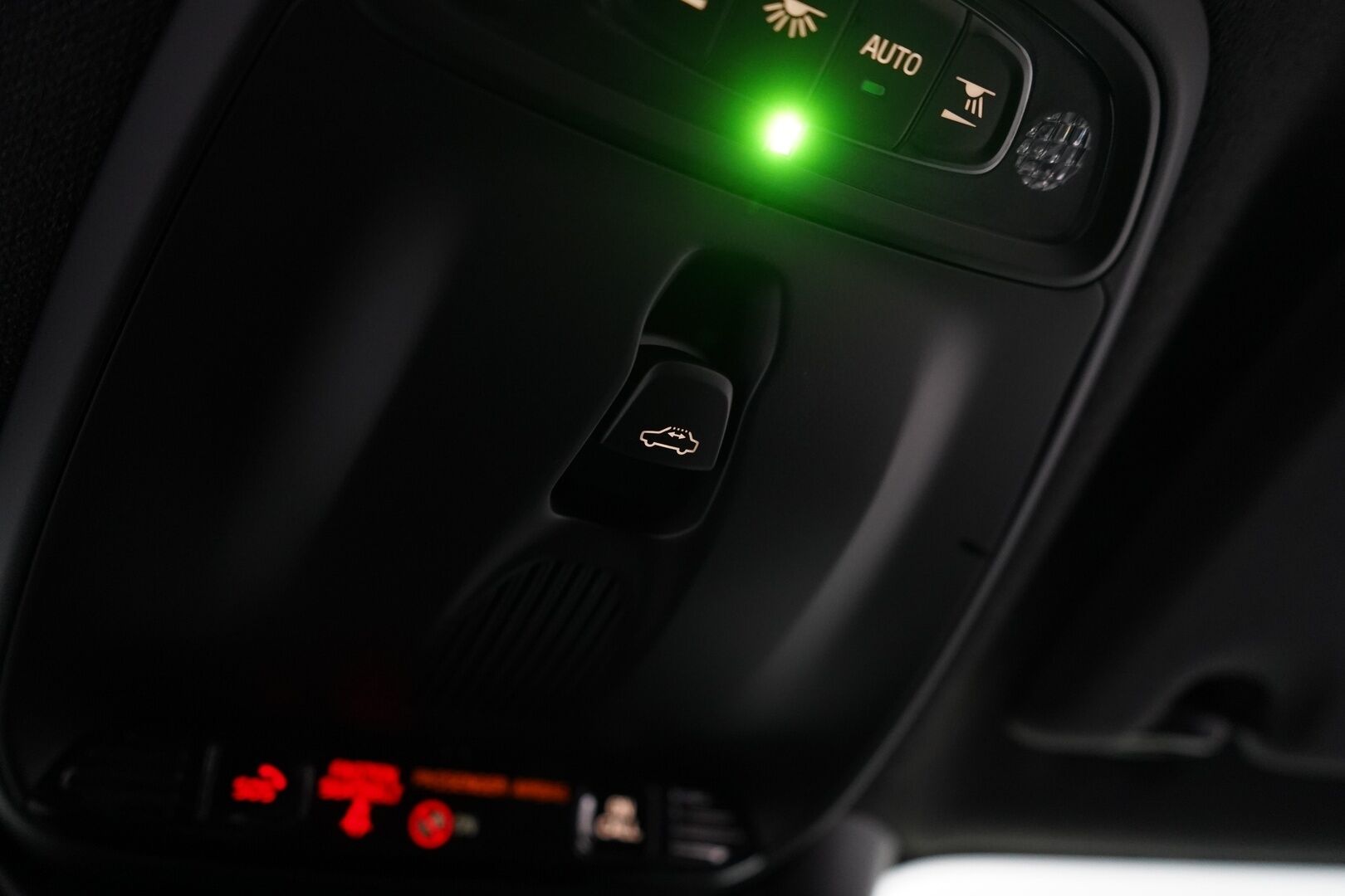 Volvo XC40 2021 T5 TwE Business R-Design aut * ACC / Muistipenkki / Panorama / Harman&Kardon / Webasto / 360-Kamera * - Suomi-auto / Merkkihuollettu / Jakohihna vaihdettu 9/25 / 2x Volvon vanteet / Huippuvarusteet! - HULLU BLACKWEEK KORKOTARJOUS 2,49%