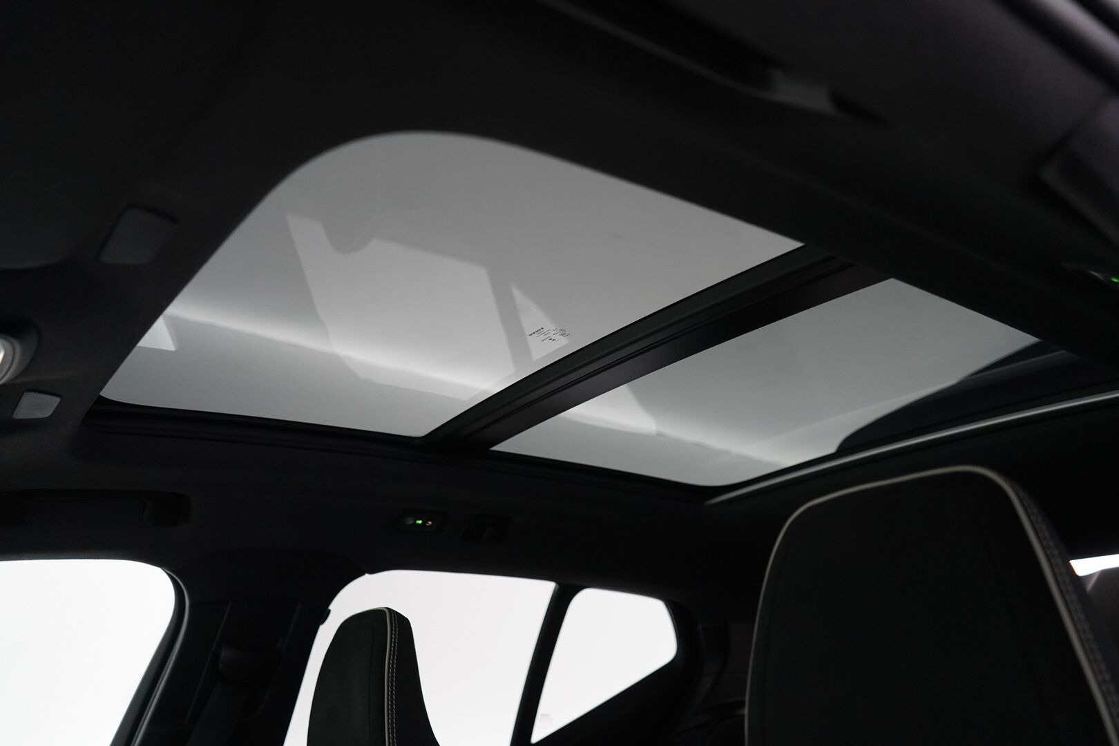 Volvo XC40 2021 T5 TwE Business R-Design aut * ACC / Muistipenkki / Panorama / Harman&Kardon / Webasto / 360-Kamera * - Suomi-auto / Merkkihuollettu / Jakohihna vaihdettu 9/25 / 2x Volvon vanteet / Huippuvarusteet! - HULLU BLACKWEEK KORKOTARJOUS 2,49%