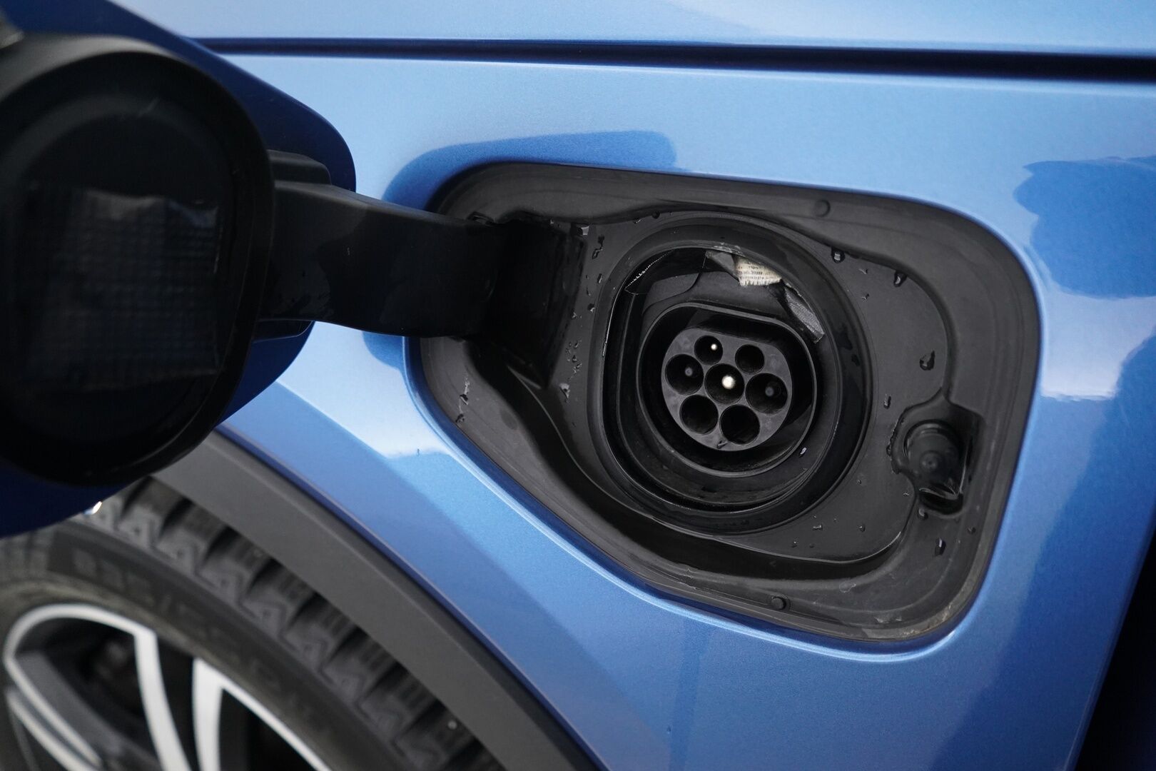 Volvo XC40 2021 T5 TwE Business R-Design aut * ACC / Muistipenkki / Panorama / Harman&Kardon / Webasto / 360-Kamera * - Suomi-auto / Merkkihuollettu / Jakohihna vaihdettu 9/25 / 2x Volvon vanteet / Huippuvarusteet! - HULLU BLACKWEEK KORKOTARJOUS 2,49%