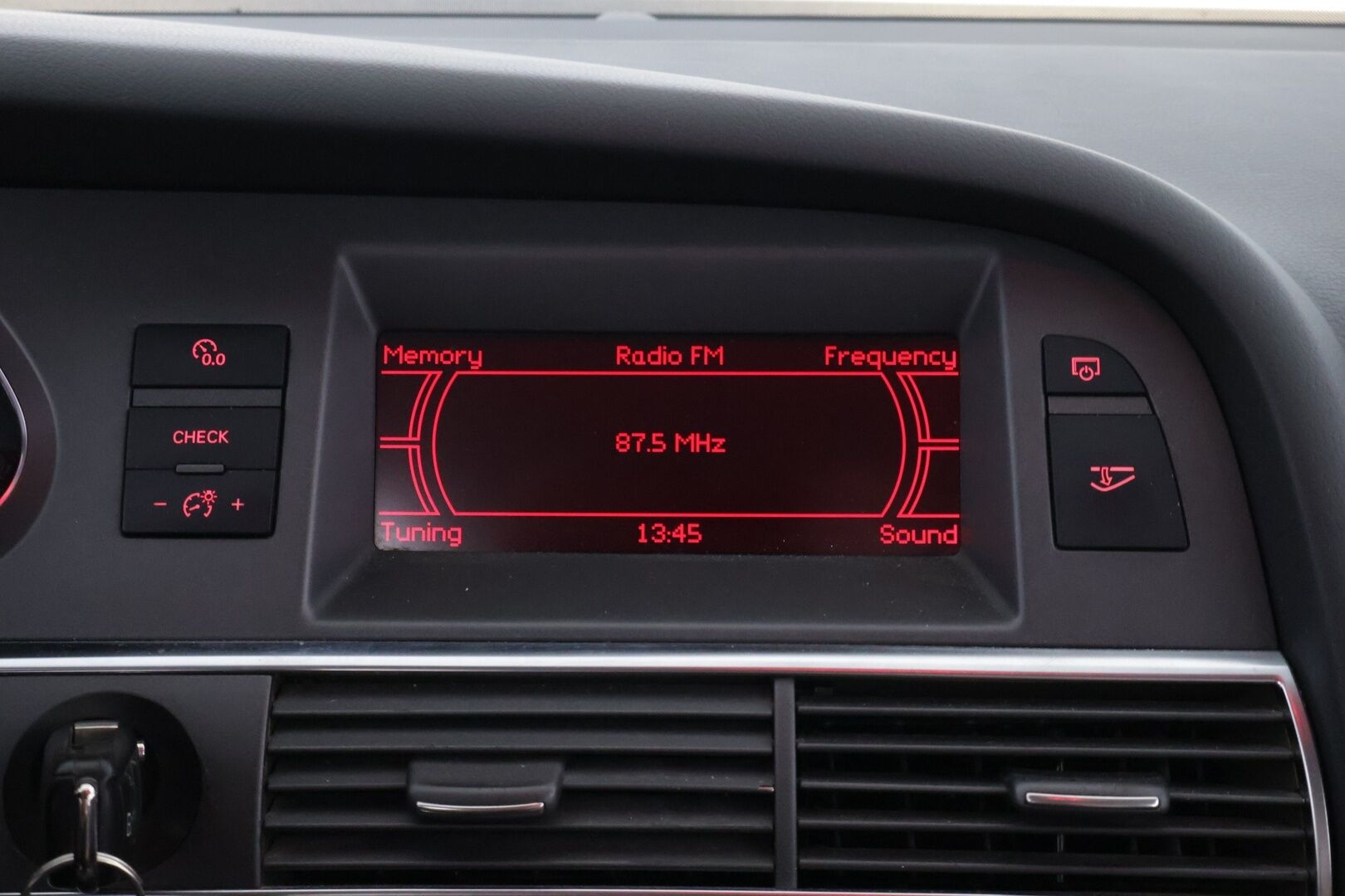 Audi A6 2006 - YritysOutlet - Myydään vain yrityksille - – Tämä auto myydään YritysOutlet -valikoimasta vain yritykselle