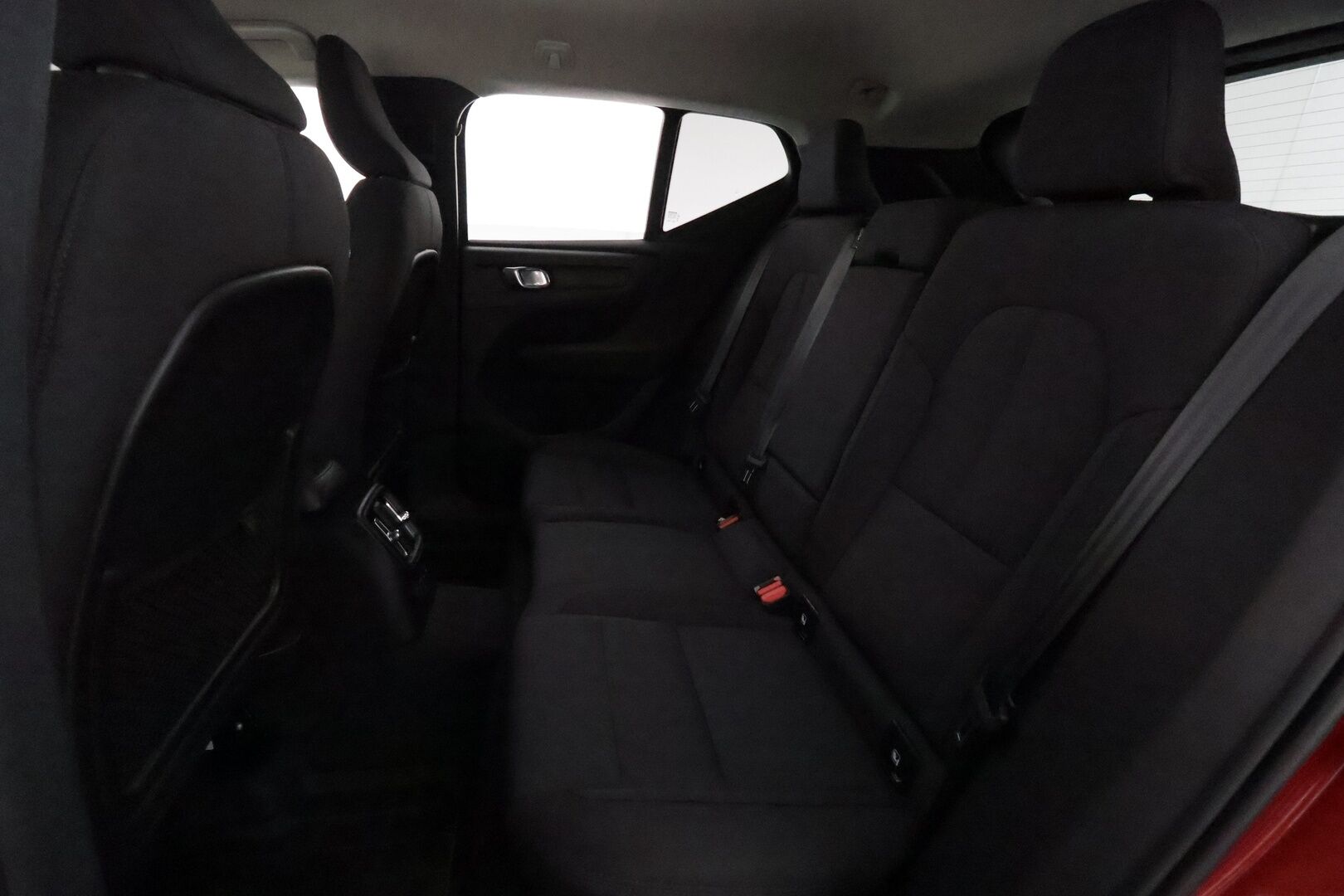 Volvo XC40 2021 T5 TwE Business Inscription Expression aut **Adapt.vakkari / P.kamera / Webasto / Full LED / BLIS / Navi** - 1.Om Suomi-auto / Merkkihuollettu / Kahdet renkaat aluvanteilla / High Performance Audio / Digimittaristo / Sähköluukku / Sporttipenkit