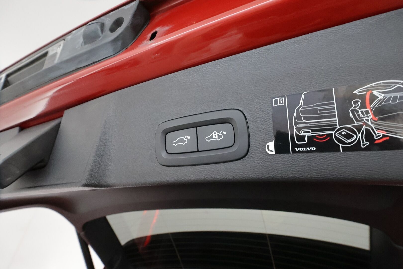Volvo XC40 2021 T5 TwE Business Inscription Expression aut **Adapt.vakkari / P.kamera / Webasto / Full LED / BLIS / Navi** - 1.Om Suomi-auto / Merkkihuollettu / Kahdet renkaat aluvanteilla / High Performance Audio / Digimittaristo / Sähköluukku / Sporttipenkit