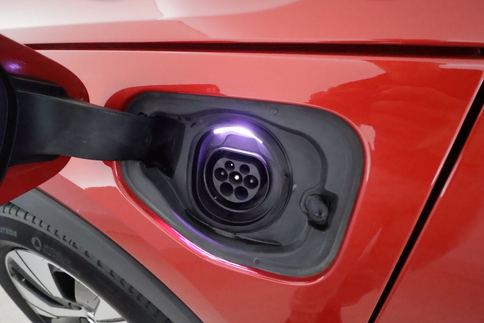 Volvo XC40 2021 T5 TwE Business Inscription Expression aut **Adapt.vakkari / P.kamera / Webasto / Full LED / BLIS / Navi** - 1.Om Suomi-auto / Merkkihuollettu / Kahdet renkaat aluvanteilla / High Performance Audio / Digimittaristo / Sähköluukku / Sporttipenkit