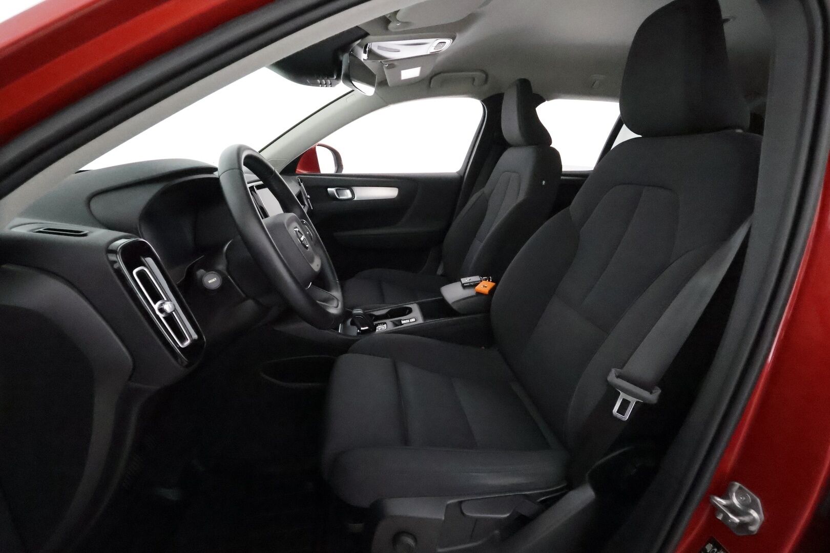 Volvo XC40 2021 T5 TwE Business Inscription Expression aut **Adapt.vakkari / P.kamera / Webasto / Full LED / BLIS / Navi** - 1.Om Suomi-auto / Merkkihuollettu / Kahdet renkaat aluvanteilla / High Performance Audio / Digimittaristo / Sähköluukku / Sporttipenkit