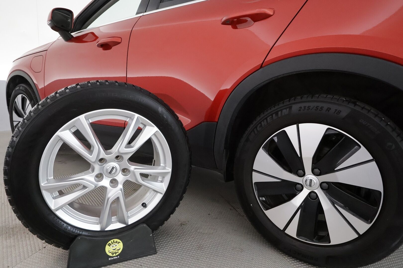 Volvo XC40 2021 T5 TwE Business Inscription Expression aut **Adapt.vakkari / P.kamera / Webasto / Full LED / BLIS / Navi** - 1.Om Suomi-auto / Merkkihuollettu / Kahdet renkaat aluvanteilla / High Performance Audio / Digimittaristo / Sähköluukku / Sporttipenkit