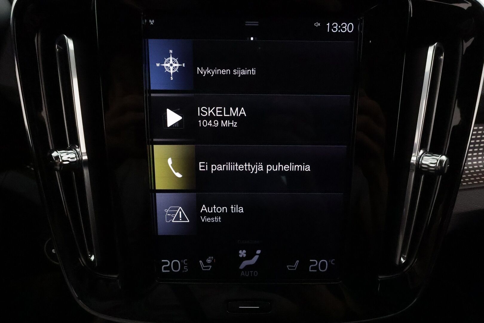 Volvo XC40 2021 T5 TwE Business R-Design aut **Webasto / ACC / Full-LED / P.Kamera / Sporttipenkit / Navi / Kaistavahti / Keyless** - Suomi-auto / 2x Latauskaapelit / Kahdet Renkaat / Merkkihuollettu!