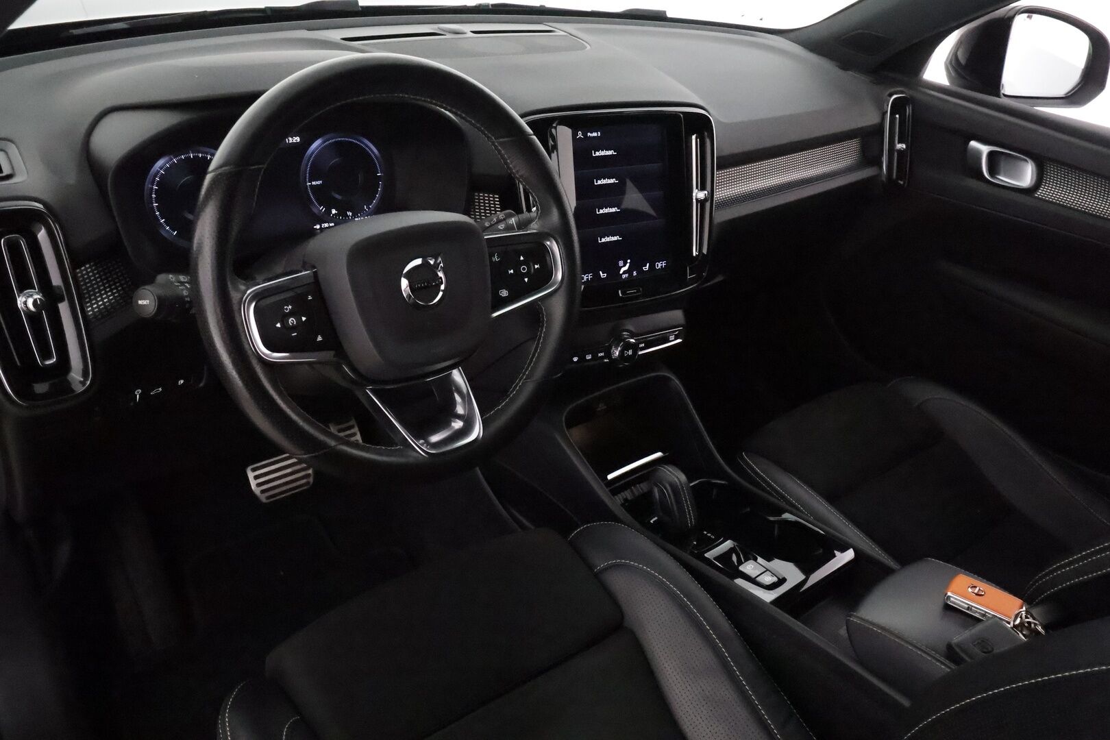 Volvo XC40 2021 T5 TwE Business R-Design aut **Webasto / ACC / Full-LED / P.Kamera / Sporttipenkit / Navi / Kaistavahti / Keyless** - Suomi-auto / 2x Latauskaapelit / Kahdet Renkaat / Merkkihuollettu!