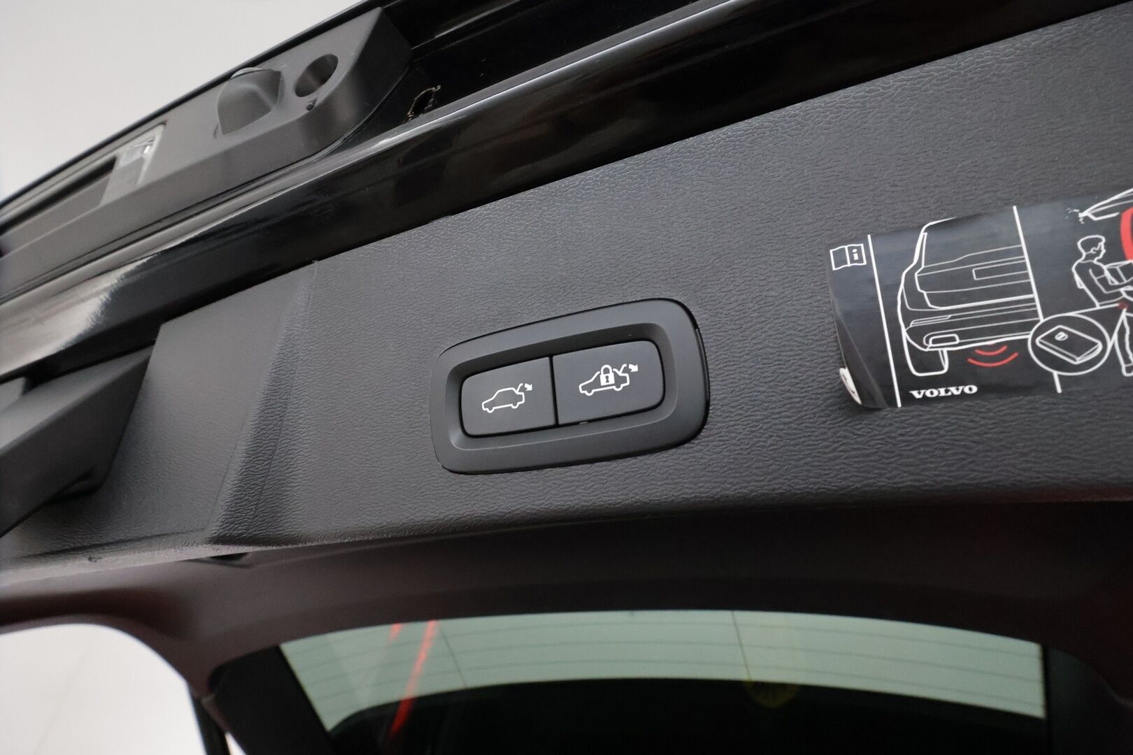 Volvo XC40 2021 T5 TwE Business R-Design aut **Webasto / ACC / Full-LED / P.Kamera / Sporttipenkit / Navi / Kaistavahti / Keyless** - Suomi-auto / 2x Latauskaapelit / Kahdet Renkaat / Merkkihuollettu!