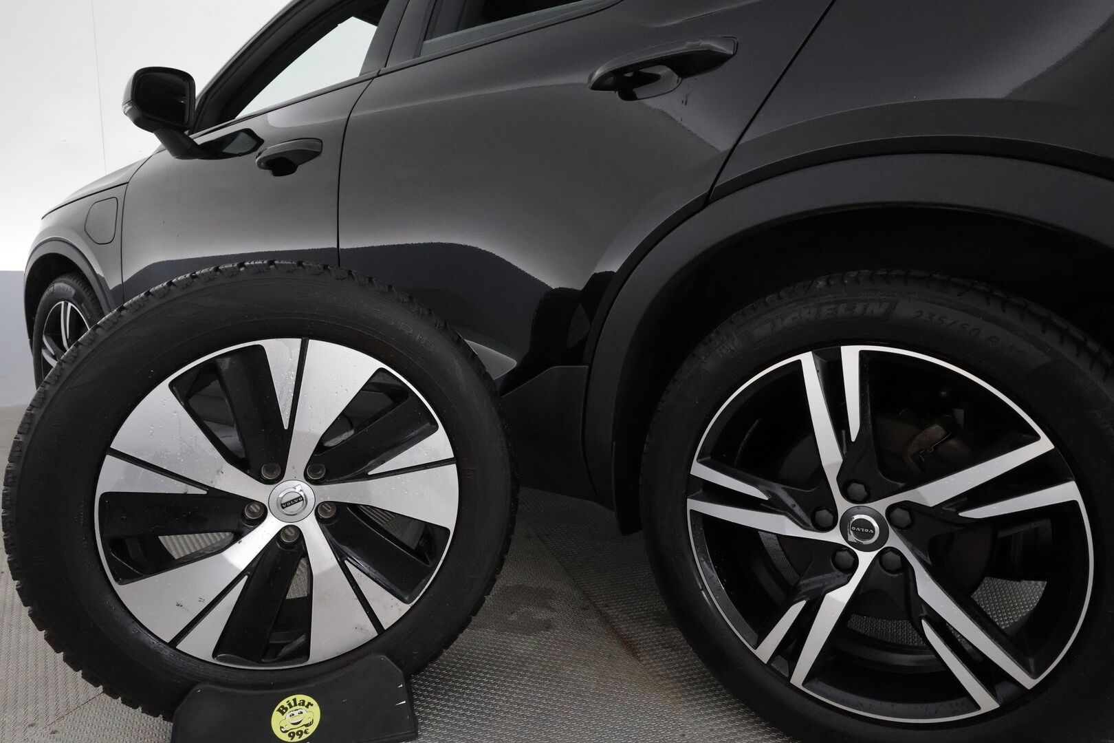 Volvo XC40 2021 T5 TwE Business R-Design aut **Webasto / ACC / Full-LED / P.Kamera / Sporttipenkit / Navi / Kaistavahti / Keyless** - Suomi-auto / 2x Latauskaapelit / Kahdet Renkaat / Merkkihuollettu!