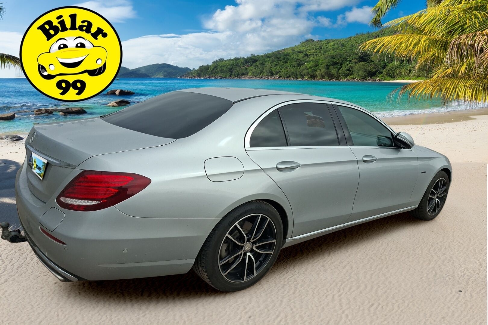 Mercedes-Benz E 2018 E 300 e Sedan / Vetokoukku / Distronic+ / Lasikattoluukku / Sähköpenkit / Puolinahat / - Juuri saapunut!