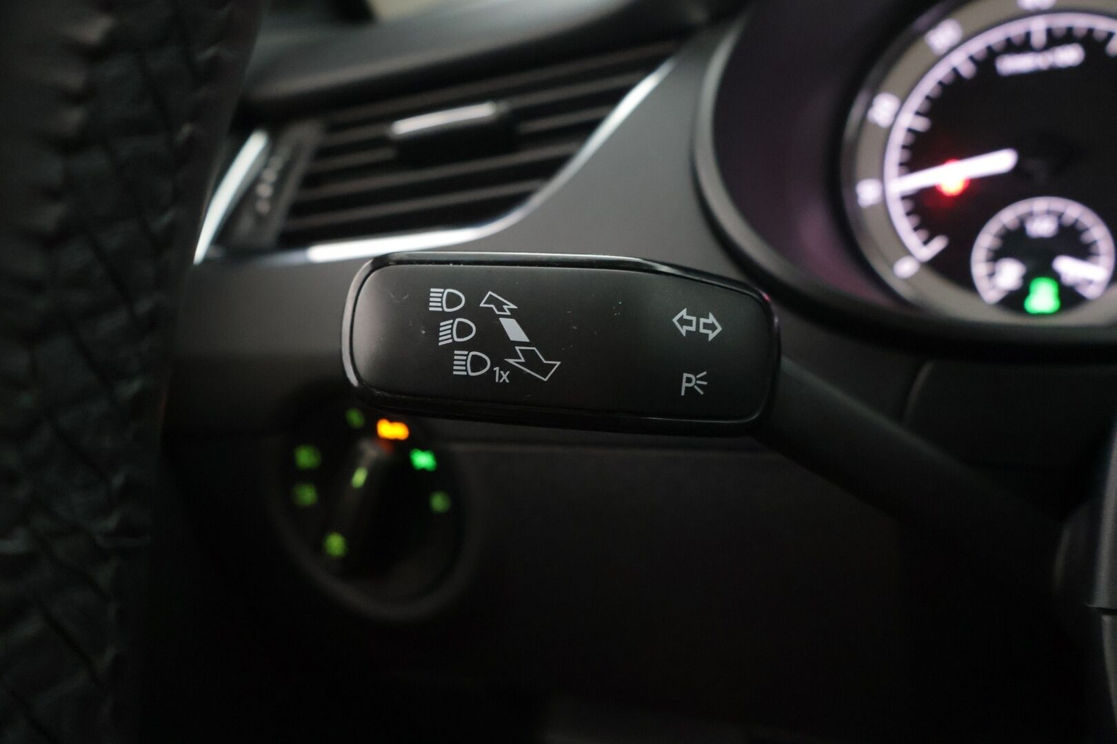 Skoda Octavia 2020 Combi 1,5 TSI G-TEC Ambition DSG *Webasto / ACC / Kessy / Bi Xenon / Koukku - Hyvät renkaat  / Huollettu 06/25 / Merkkihuollot / Webasto / koukku