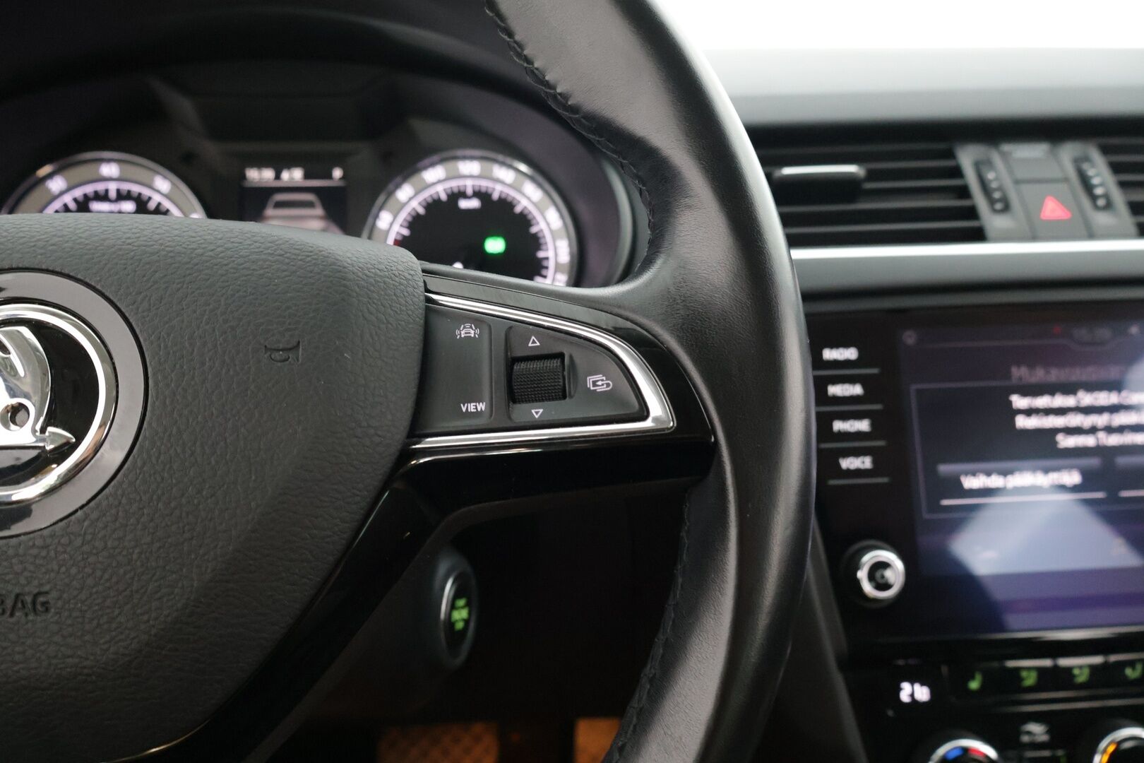 Skoda Octavia 2020 Combi 1,5 TSI G-TEC Ambition DSG *Webasto / ACC / Kessy / Bi Xenon / Koukku - Hyvät renkaat  / Huollettu 06/25 / Merkkihuollot / Webasto / koukku