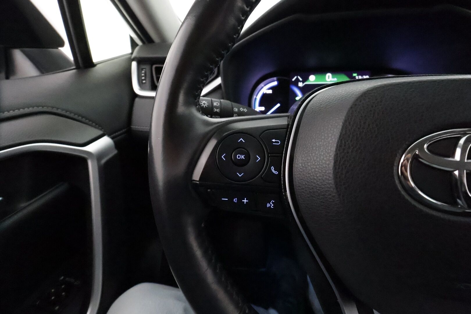 Toyota RAV4 2020 2,5 Hybrid AWD-i Business *Adapt.vakkari / Koukku / P-Kamera / Suomi-auto / TULOSSA* - 3,99 % KORKOTARJOUS TÄHÄN AUTOON - 