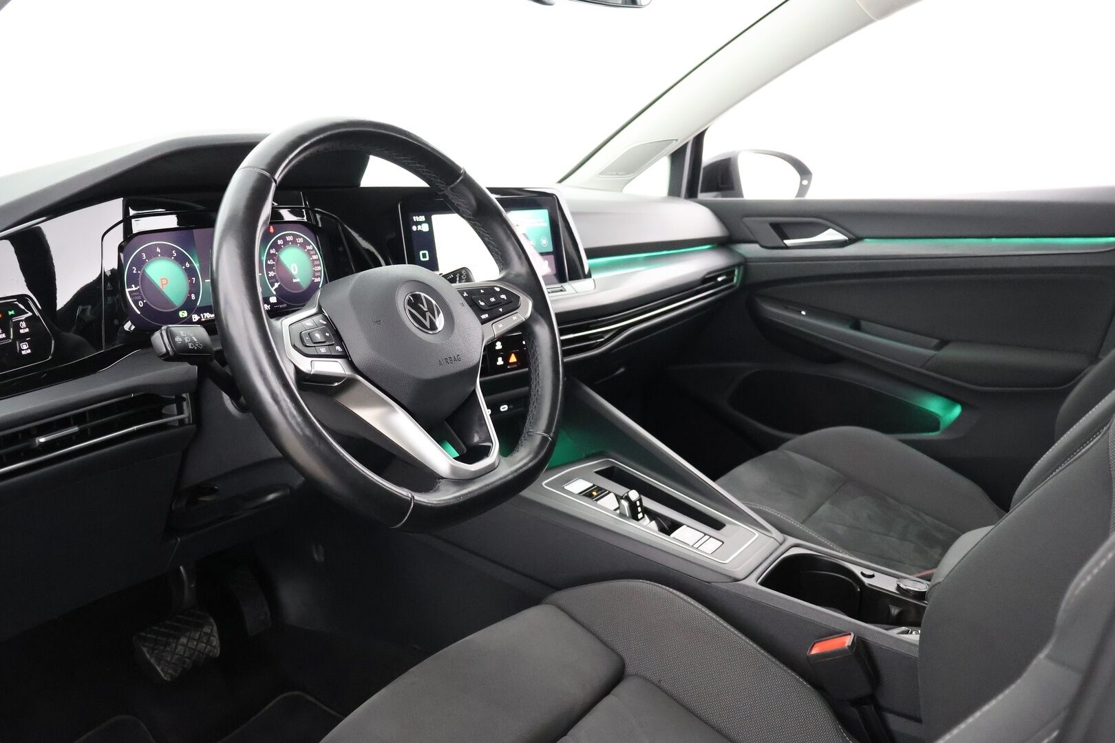 Volkswagen Golf 2021 Variant Style 1,5 eTSI 110 kW (MHEV) DSG - Webasto | ACC | P-kamera | Matrix-LED | Harman/Kardon | HUD | Vetokoukku | 