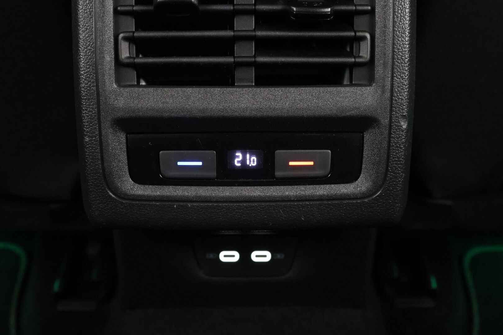 Volkswagen Golf 2021 Variant Style 1,5 eTSI 110 kW (MHEV) DSG - Webasto | ACC | P-kamera | Matrix-LED | Harman/Kardon | HUD | Vetokoukku | 