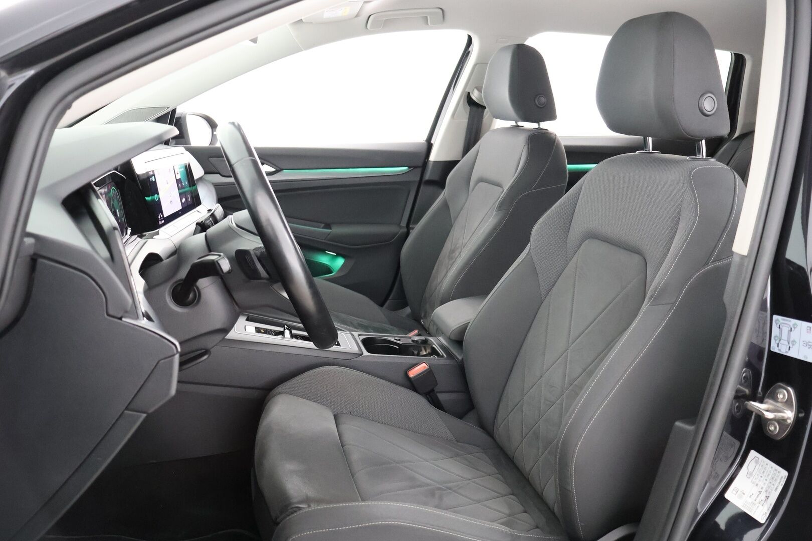 Volkswagen Golf 2021 Variant Style 1,5 eTSI 110 kW (MHEV) DSG - Webasto | ACC | P-kamera | Matrix-LED | Harman/Kardon | HUD | Vetokoukku | 