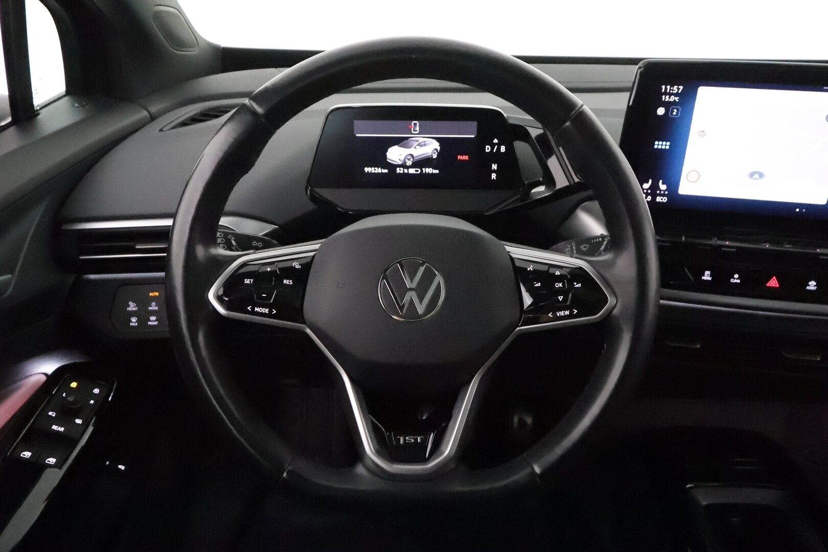 Volkswagen ID.4 2021 Pro Performance 1ST Max 150 kW, akku 77 kWh ** Koukku / ACC/ HUD / Muistipenkit / Lasikatto / Matrix LED** - 1.Om Suomi-auto / Kahdet renkaat aluvanteilla /Hierovat etuistuimet / Ratinlämmitin / Tuulilasin lämmitin / Nahka-Alcantara 