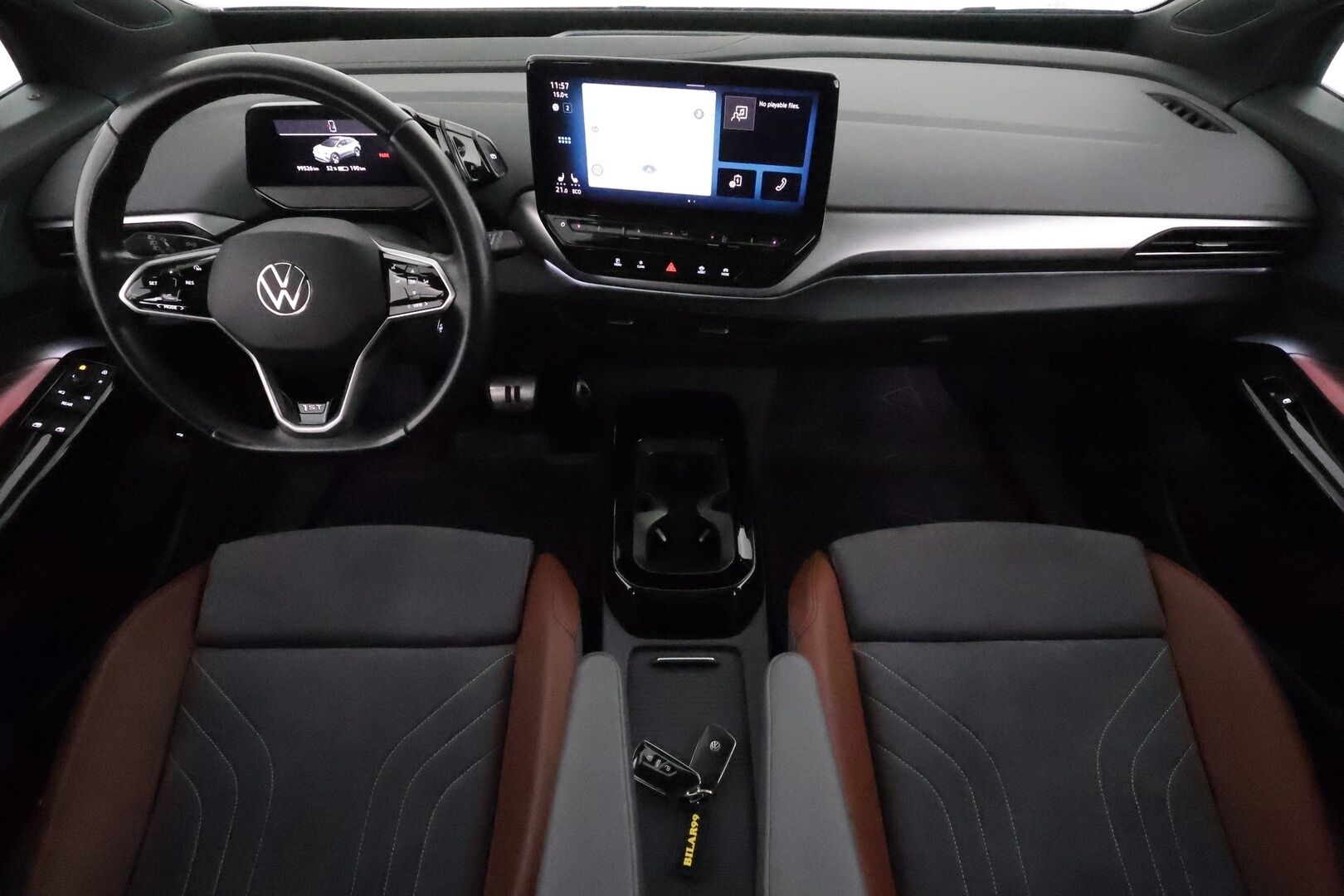 Volkswagen ID.4 2021 Pro Performance 1ST Max 150 kW, akku 77 kWh **Adapt.vakkari / HUD / Muistipenkit / Lasikatto / Matrix LED** - 1.Om Suomi-auto / Kahdet renkaat aluvanteilla / Koukku / Hierovat etuistuimet / Ratinlämmitin / Tuulilasin lämmitin / Nahka-Alcantara 