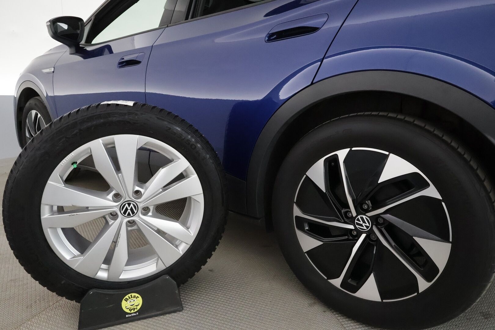 Volkswagen ID.4 2021 Pro Performance Max 150kW *HUD / Lasikatto / ILP / Koukku / ACC / Matrix-LED / 360° / Hierovat Sportpenkit Muistilla* - 1-om Suomi-auto / Akku kuntotarkastettu / Kahdet Renkaat / Merkkihuollettu! / *HUIPPU VARUSTEET*