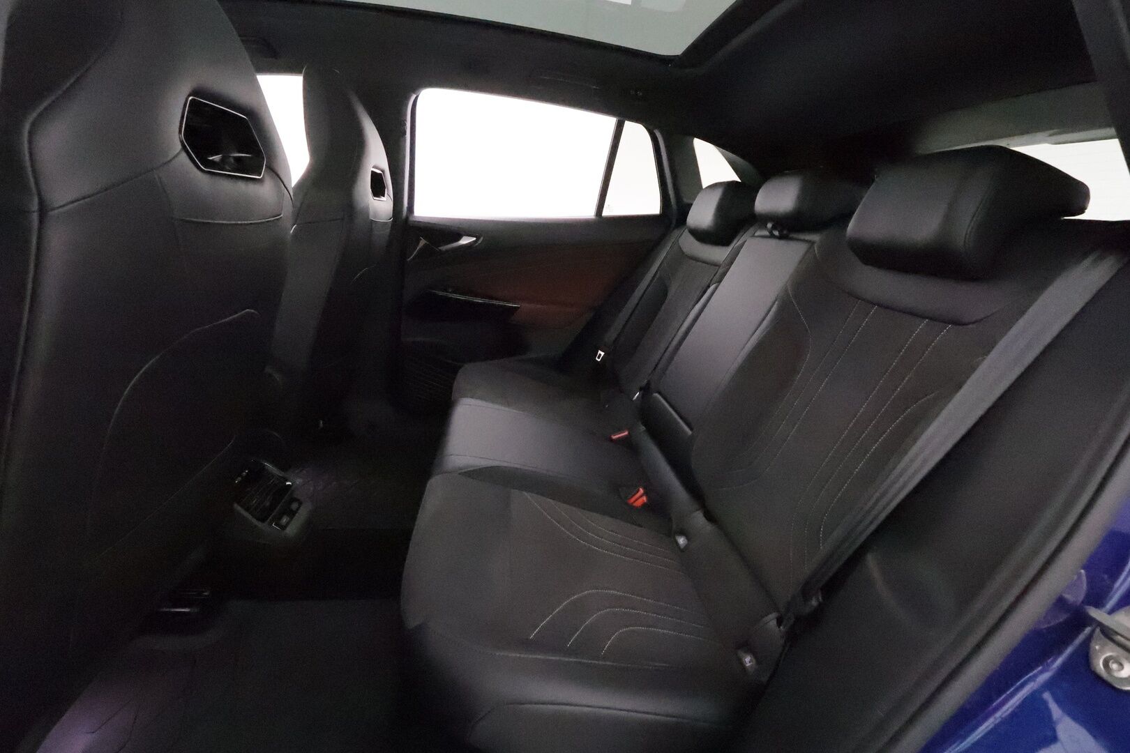 Volkswagen ID.4 2021 Pro Performance Max 150kW *HUD / Lasikatto / ILP / Koukku / ACC / Matrix-LED / 360° / Hierovat Sportpenkit Muistilla* - 1-om Suomi-auto / Akku kuntotarkastettu / Kahdet Renkaat / Merkkihuollettu! / *HUIPPU VARUSTEET*