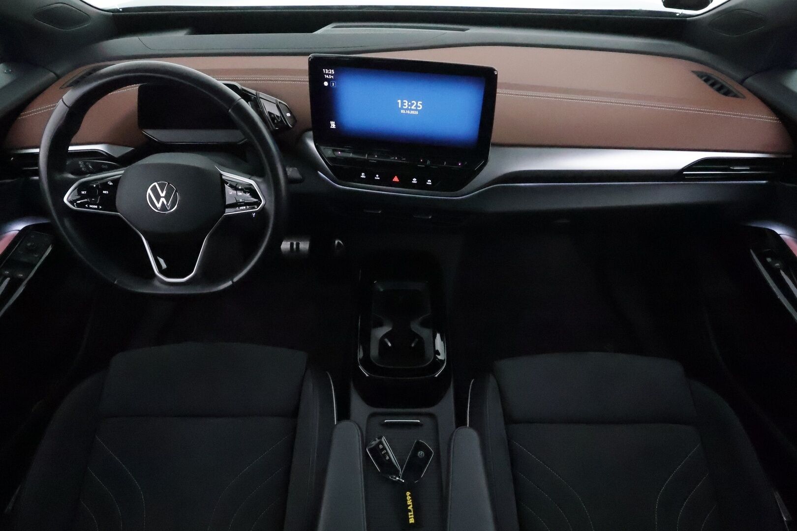 Volkswagen ID.4 2021 Pro Performance Max 150kW *HUD / Lasikatto / ILP / Koukku / ACC / Matrix-LED / 360° / Hierovat Sportpenkit Muistilla* - 1-om Suomi-auto / Akku kuntotarkastettu / Kahdet Renkaat / Merkkihuollettu! / *HUIPPU VARUSTEET*