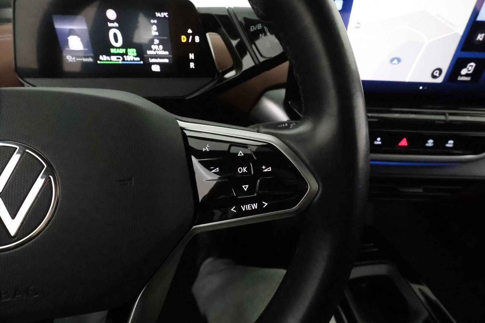 Volkswagen ID.4 2021 Pro Performance Max 150kW *HUD / Lasikatto / ILP / Koukku / ACC / Matrix-LED / 360° / Hierovat Sportpenkit Muistilla* - 1-om Suomi-auto / Akku kuntotarkastettu / Kahdet Renkaat / Merkkihuollettu! / *HUIPPU VARUSTEET*