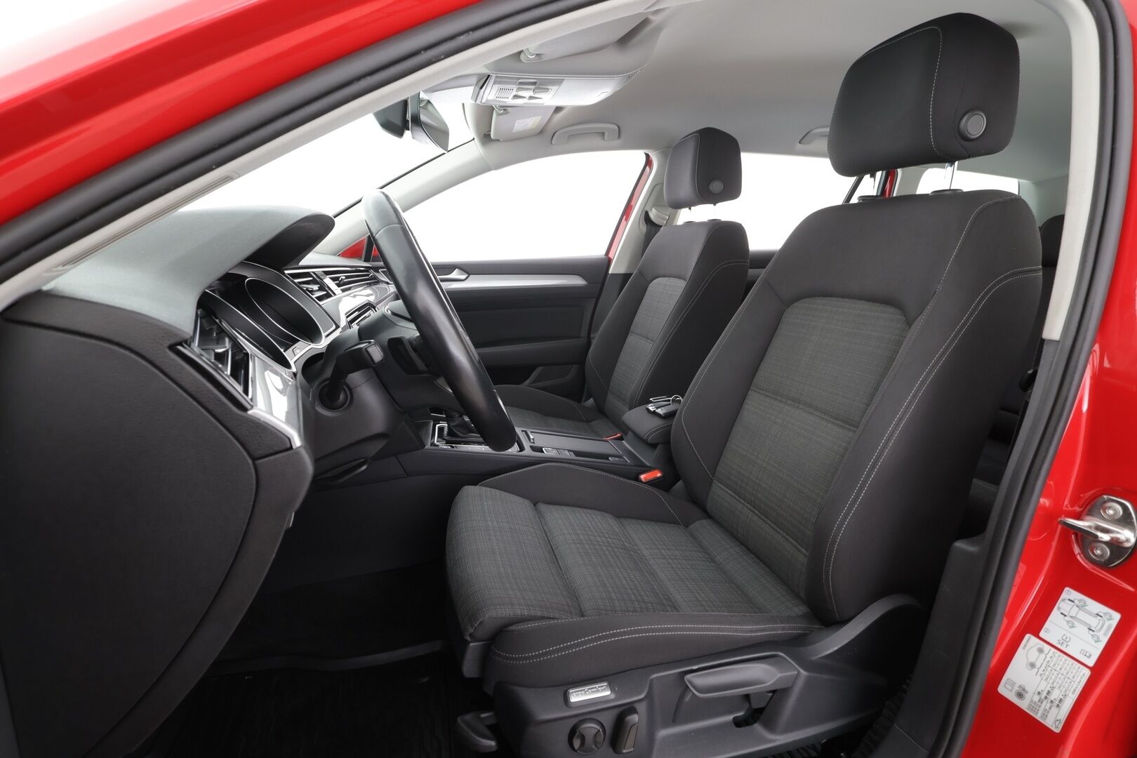 Volkswagen Passat 2021 Variant 1,5 TSI EVO 110 kW DSG * Webasto / ACC / LED / P.tutkat / Kaistavahti * - 1-om Suomi-auto / Kahdet renkaat 