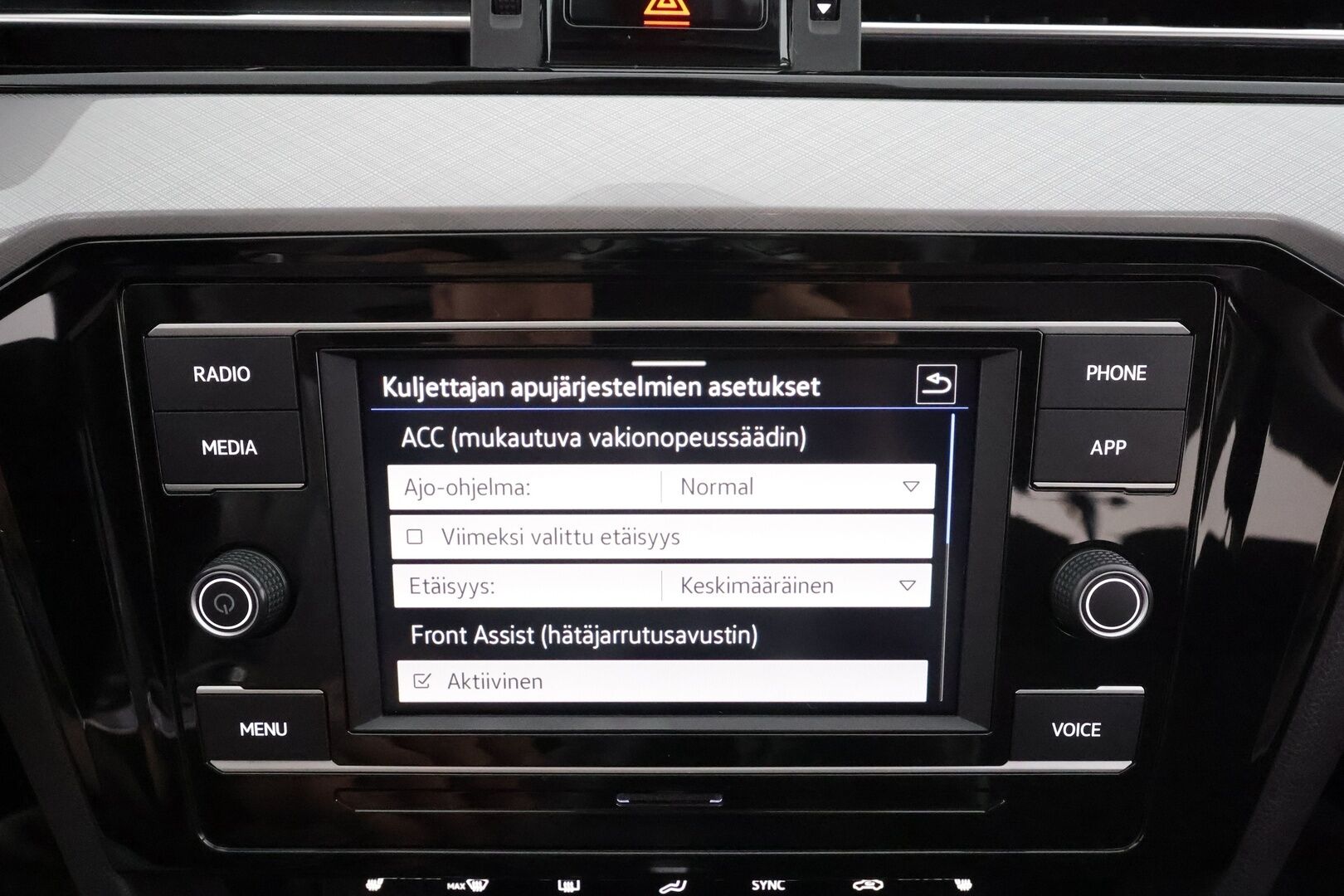 Volkswagen Passat 2021 Variant 1,5 TSI EVO 110 kW DSG * Webasto / ACC / LED / P.tutkat / Kaistavahti * - 1-om Suomi-auto / Kahdet renkaat 