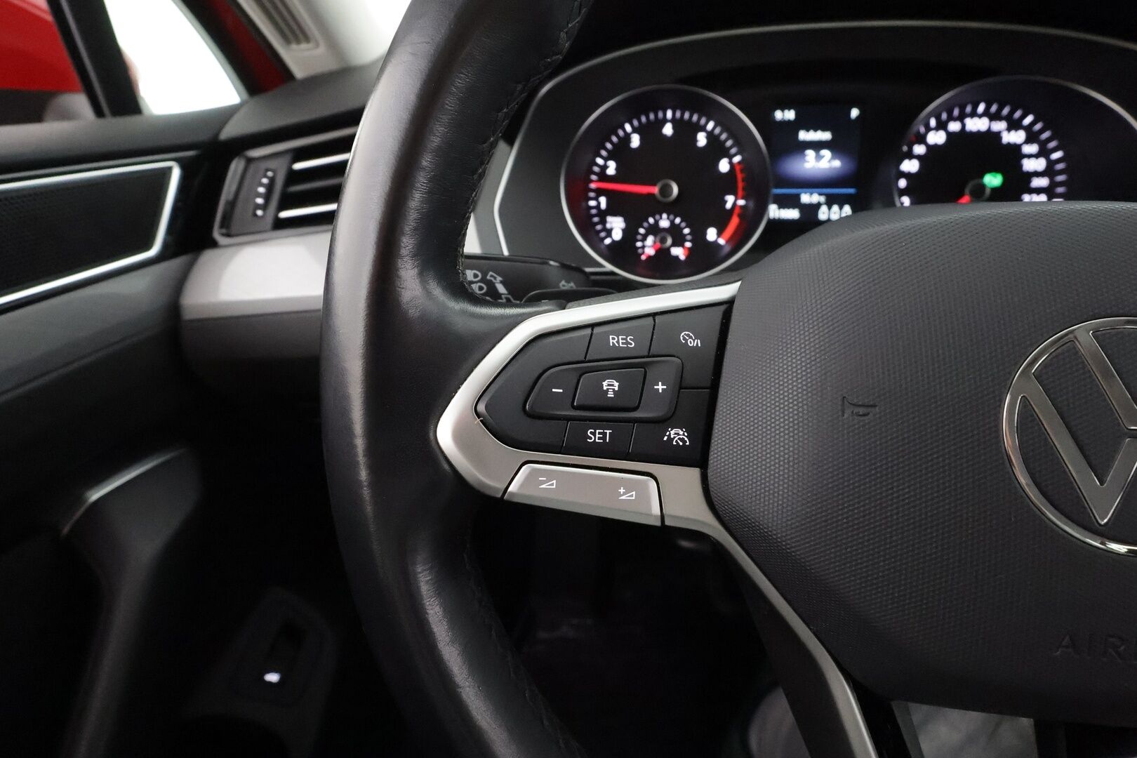 Volkswagen Passat 2021 Variant 1,5 TSI EVO 110 kW DSG * Webasto / ACC / LED / P.tutkat / Kaistavahti * - 1-om Suomi-auto / Kahdet renkaat 