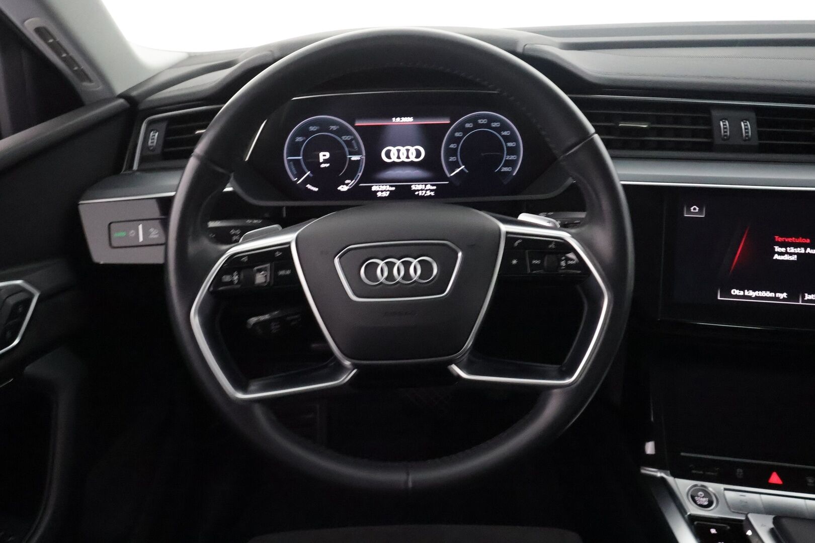 Audi e-tron 2021 Sportback 55 quattro - | Koukku | ACC | 360 | Sporttipenkit | LED | Night Vision | Kaistavahti | Katveavustin | Kahdet renkaat | Suomi-auto | Merkkihuollot |